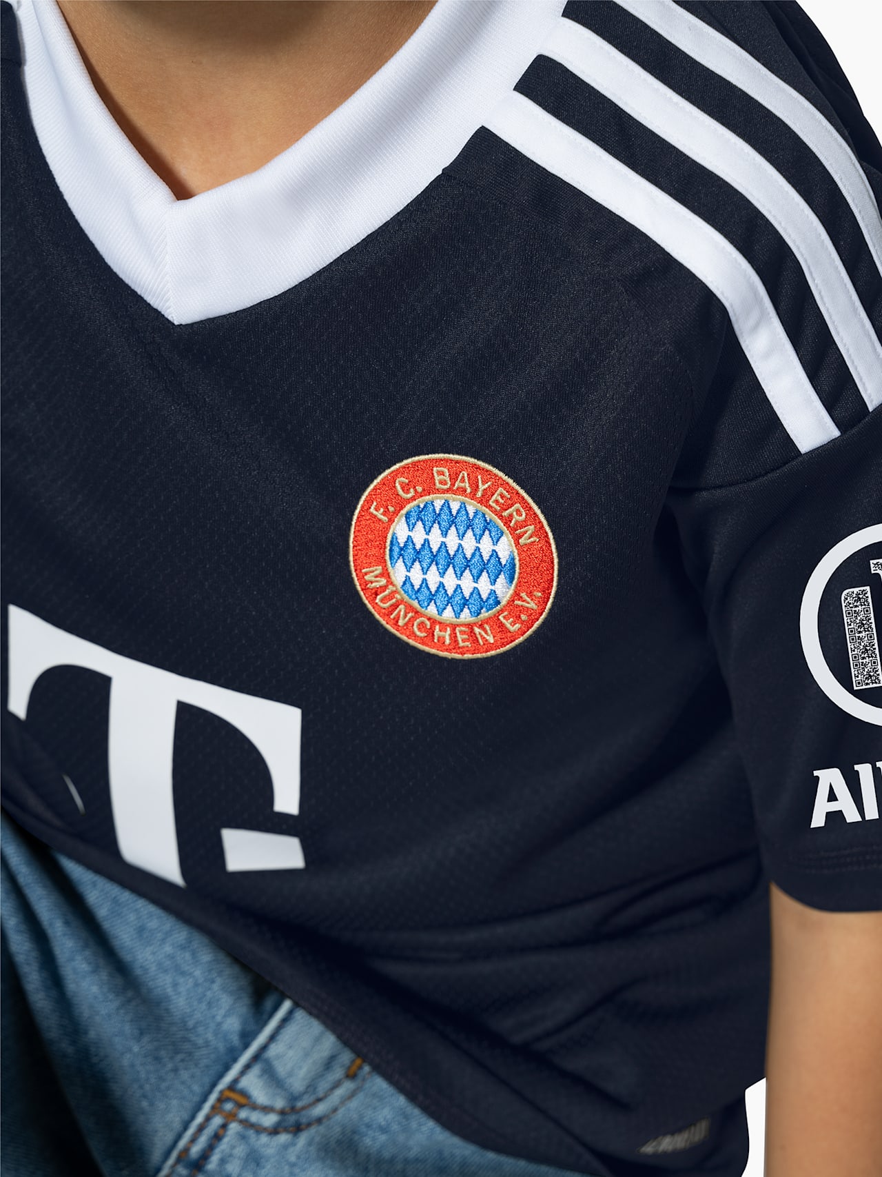 Maillot gardien de but UCL 24-25 detail 5