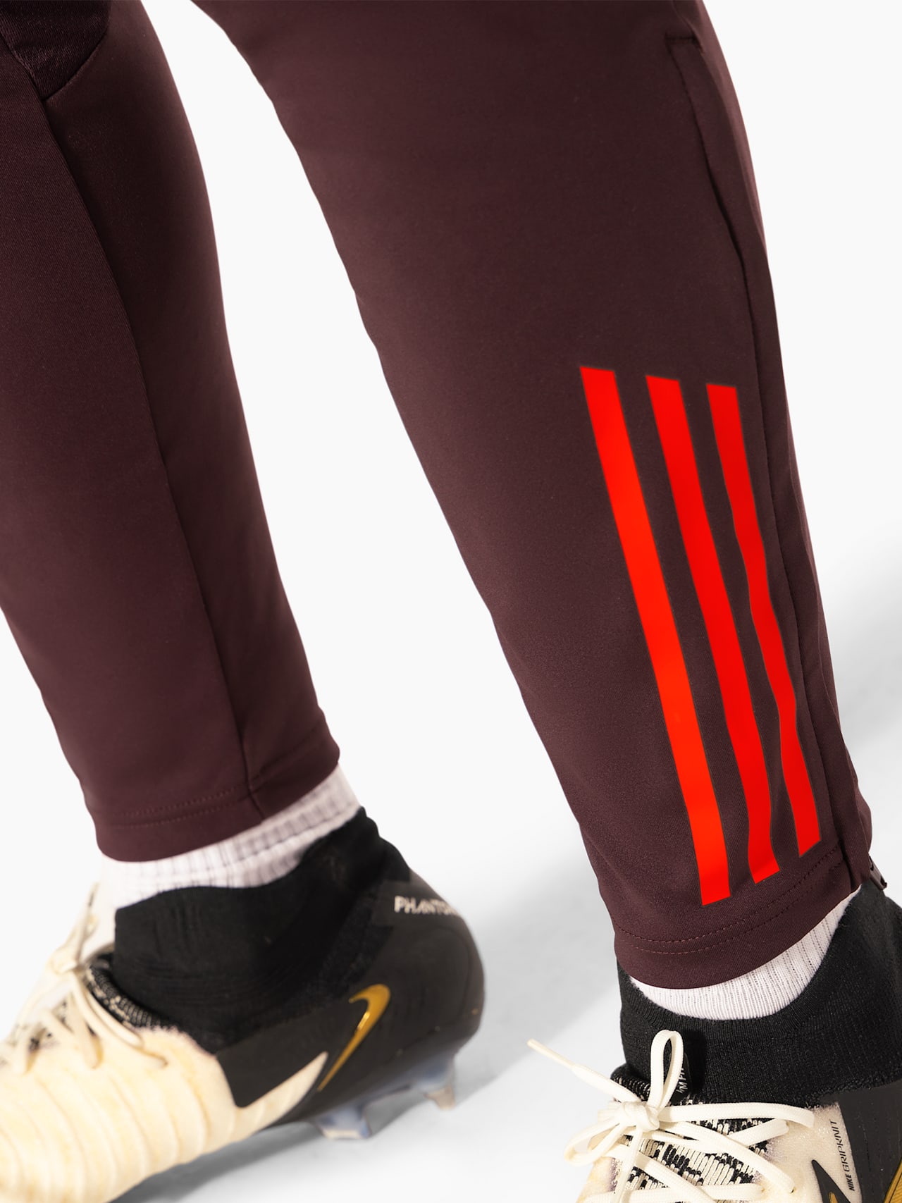 Teamline training trousers detail 6