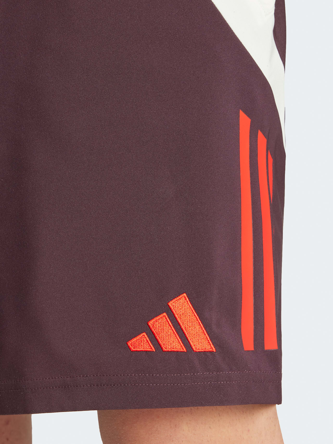 Teamline shorts detail 4