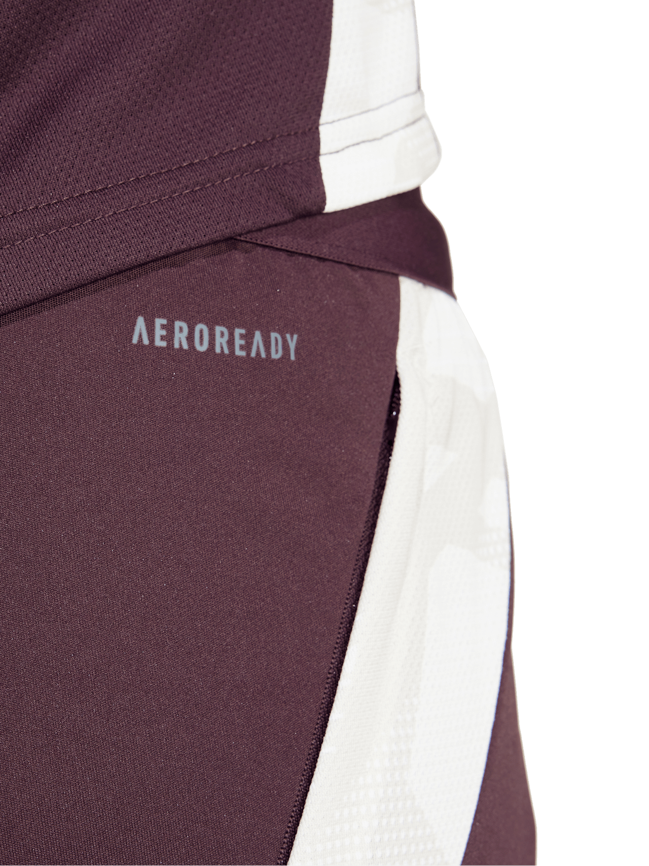 Teamline training shorts detail 5