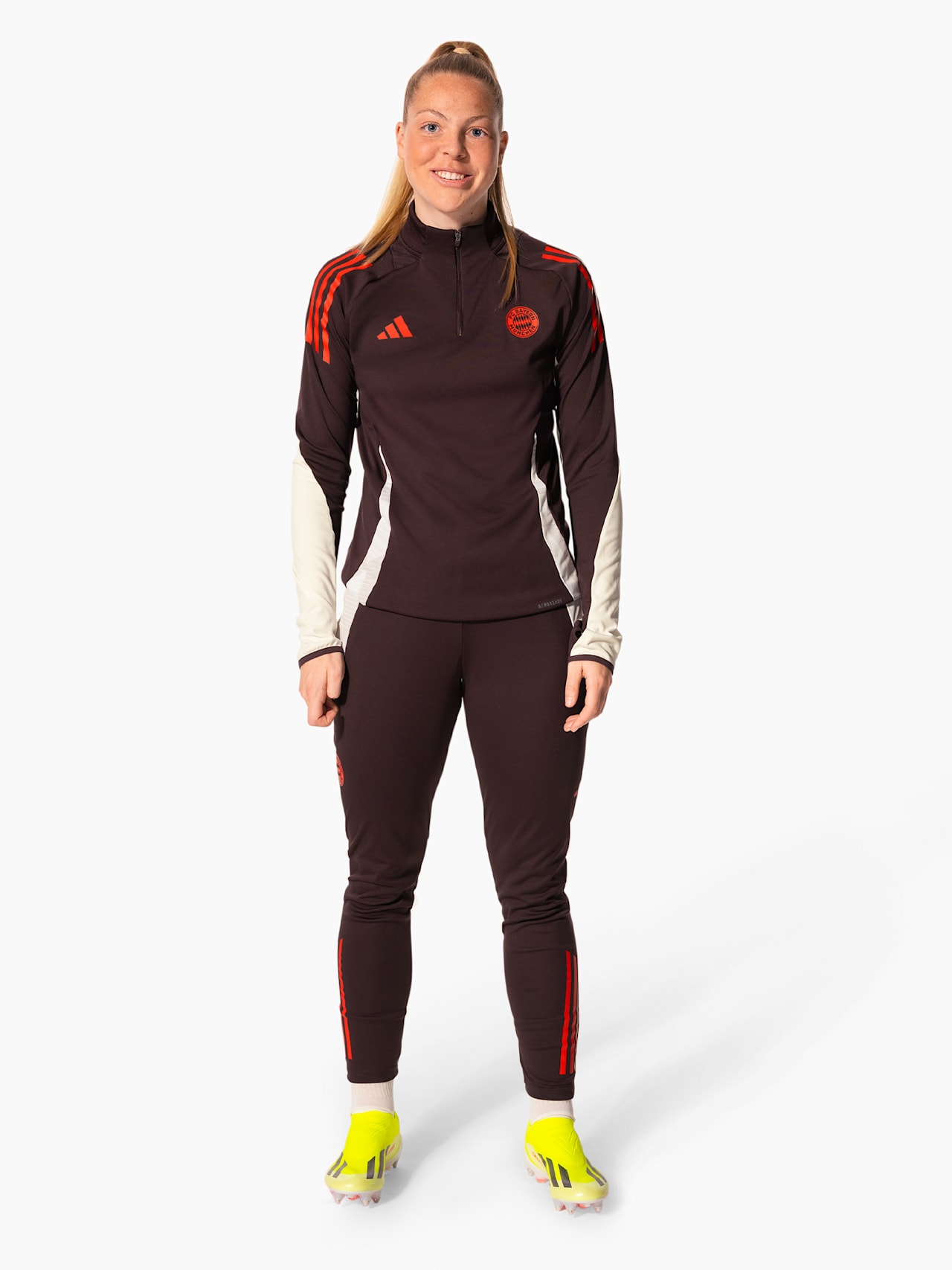 Teamline training trousers detail 3