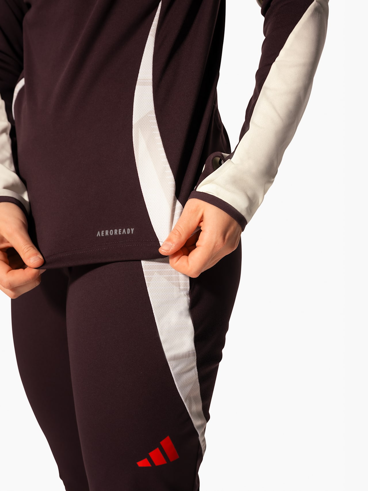 Teamline training trousers detail 6