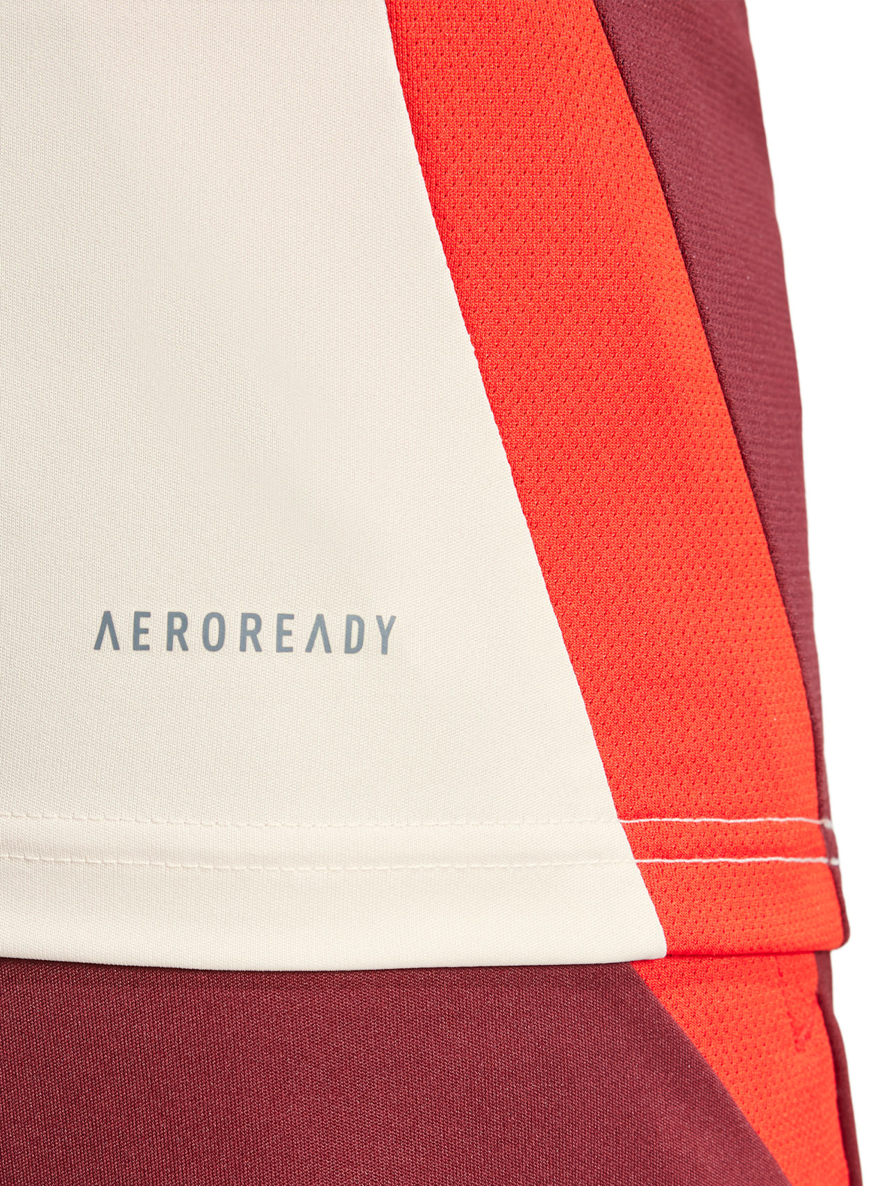 Teamline training shirt UCL detail 4