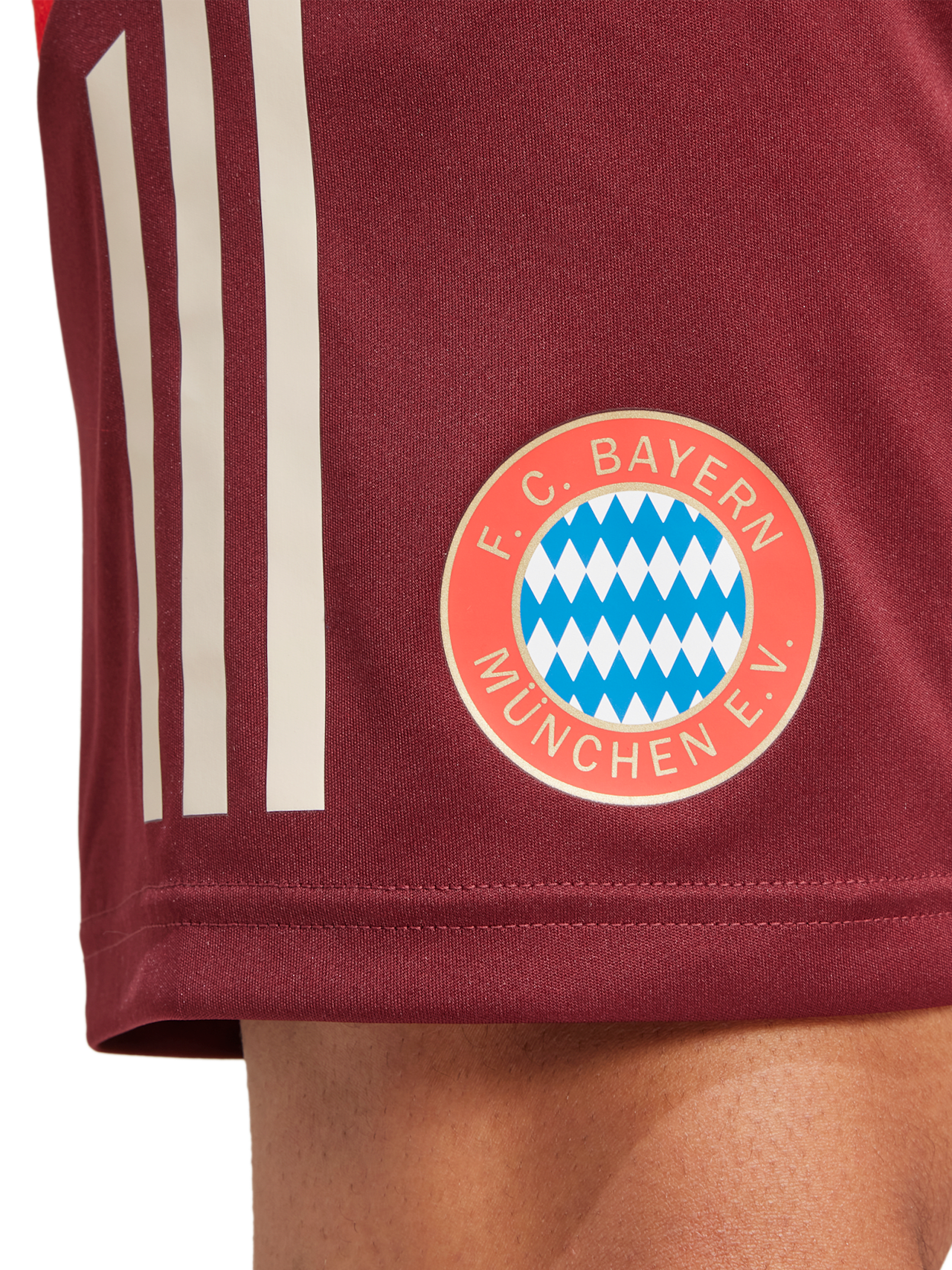 Teamline training shorts UCL detail 3