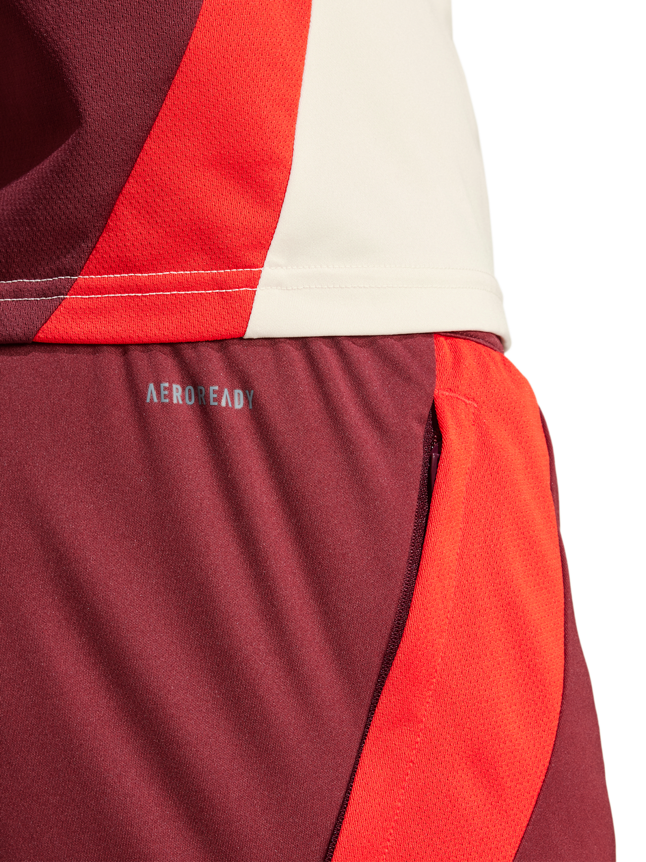 Teamline training shorts UCL detail 4
