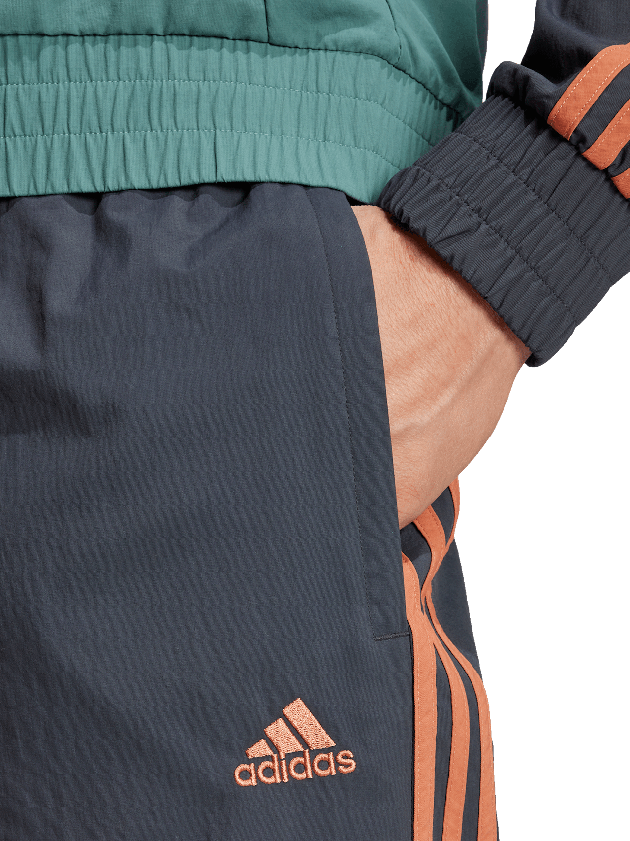 Anthem Pant Away 24-25 detail 5