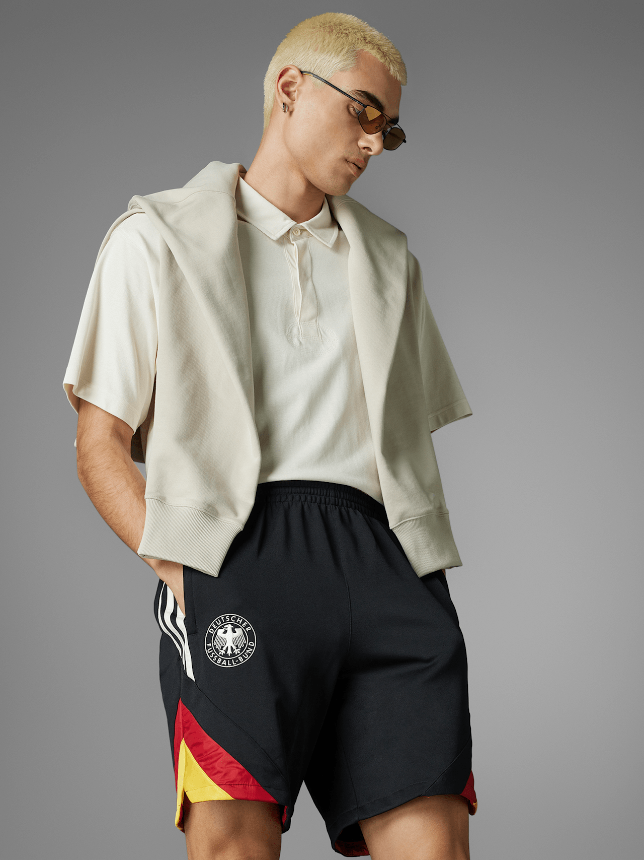 Retro Short DFB detail 4