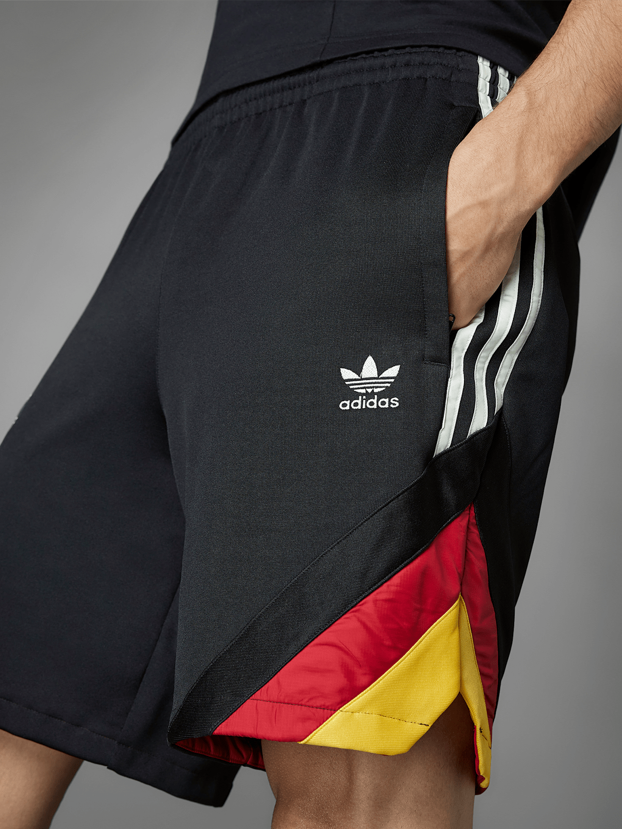 Retro Short DFB detail 6