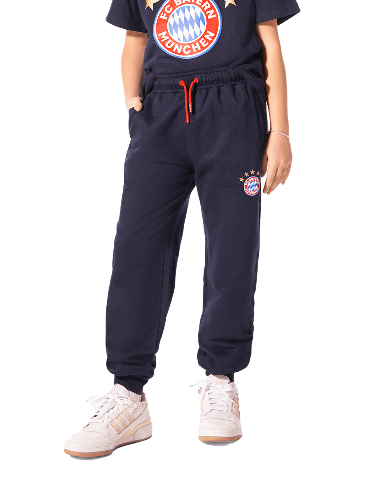 Essential sweatpants detail 1