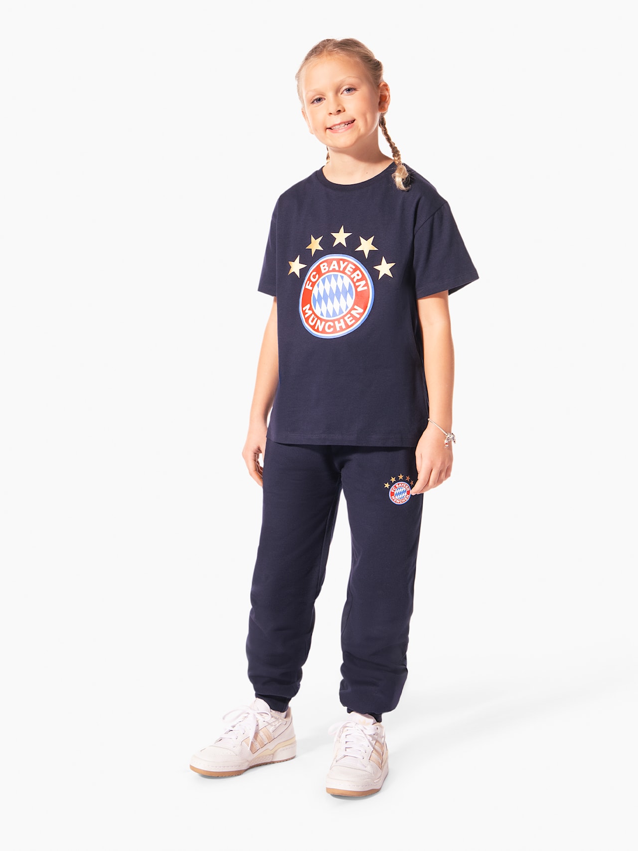 Essential sweatpants detail 3