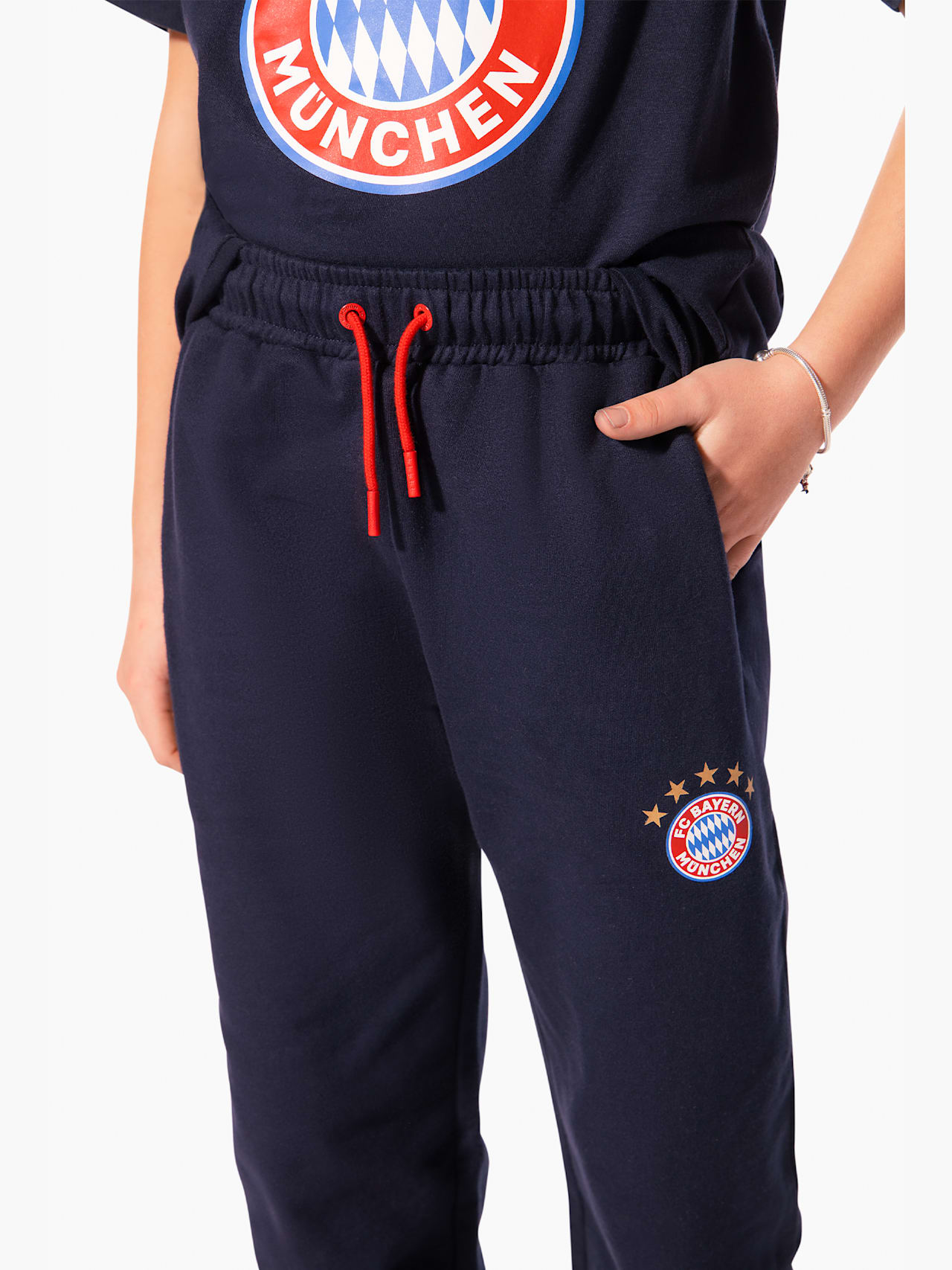 Essential sweatpants detail 4