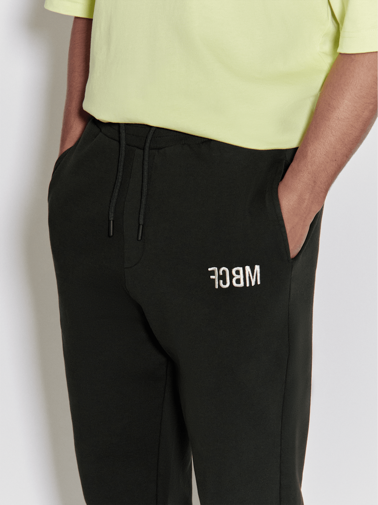 Sweat pant FCBM detail 3