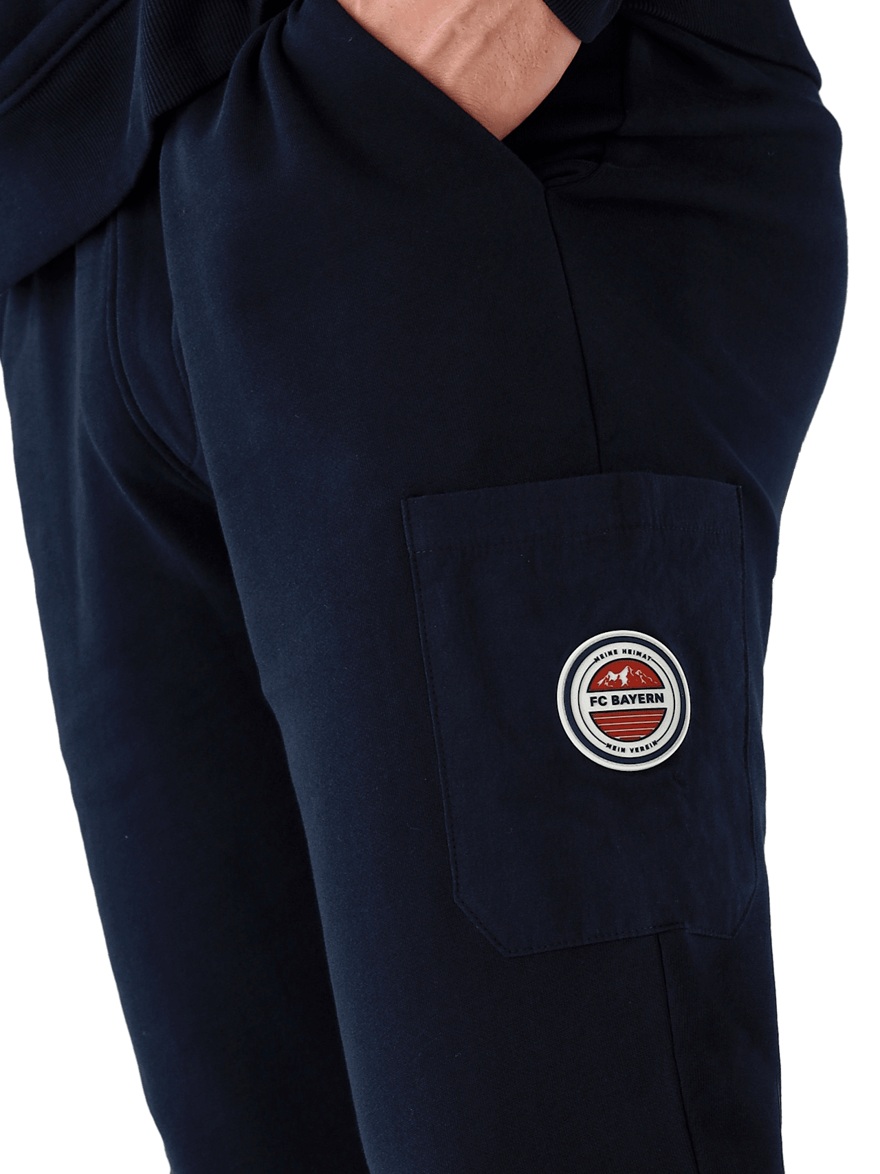 Pant home detail 3
