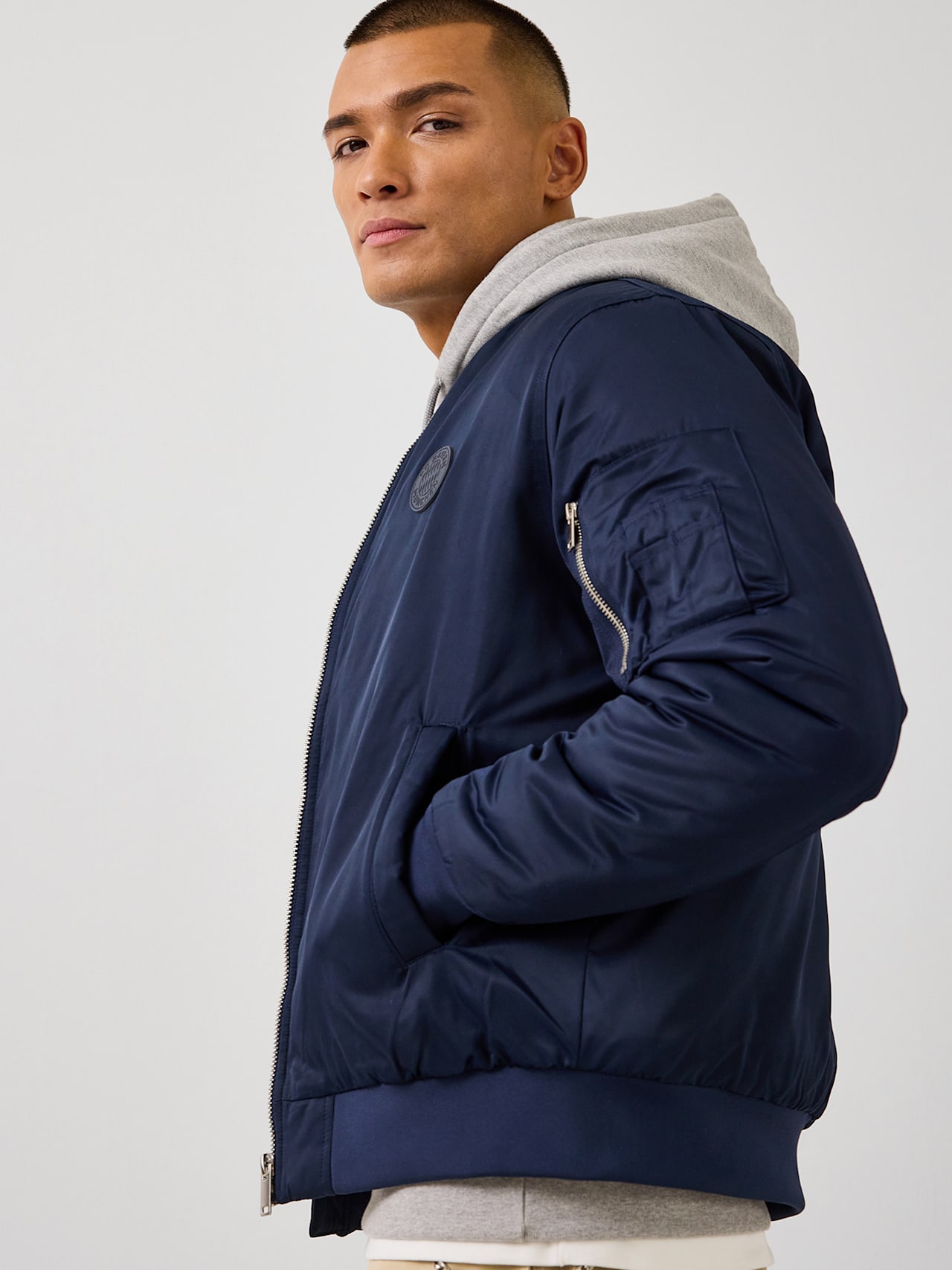 Bomber jacket detail 4