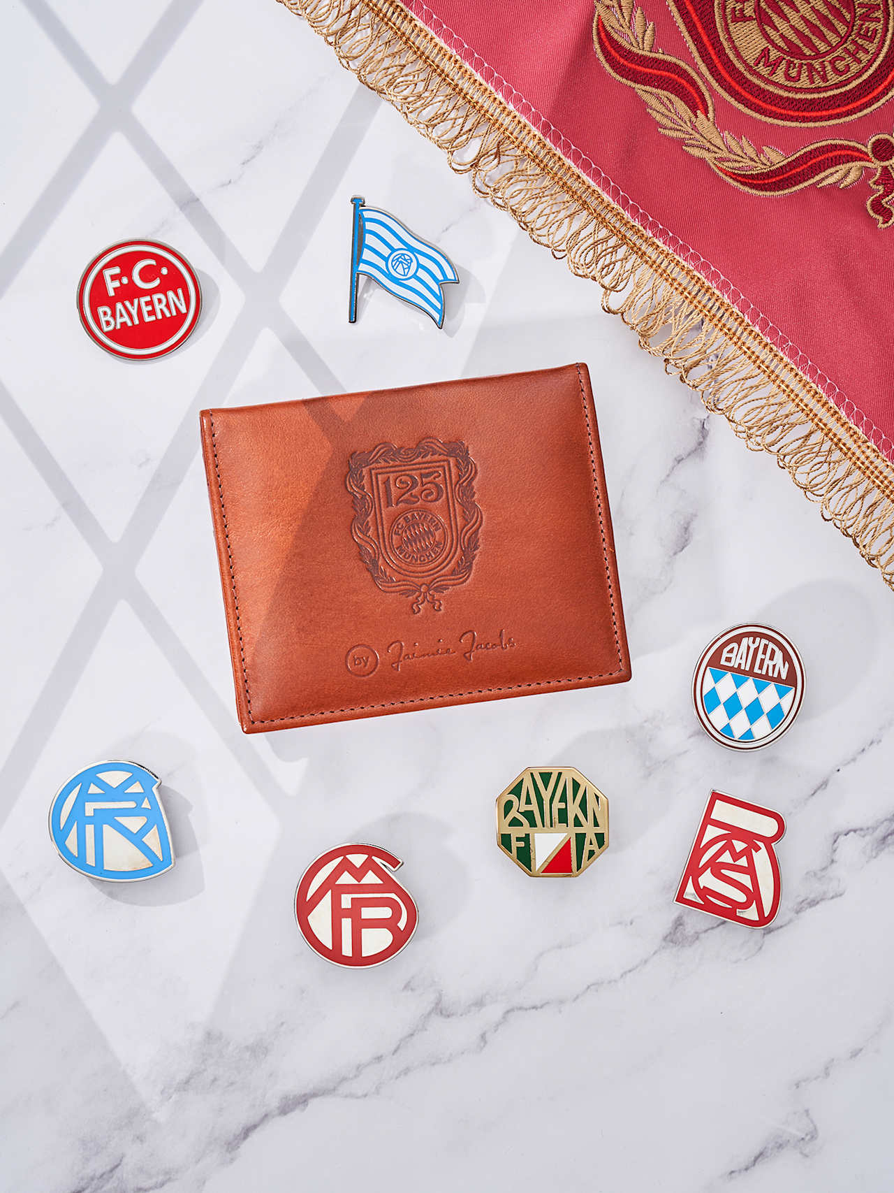 Wallet 125 Anniversary detail 6