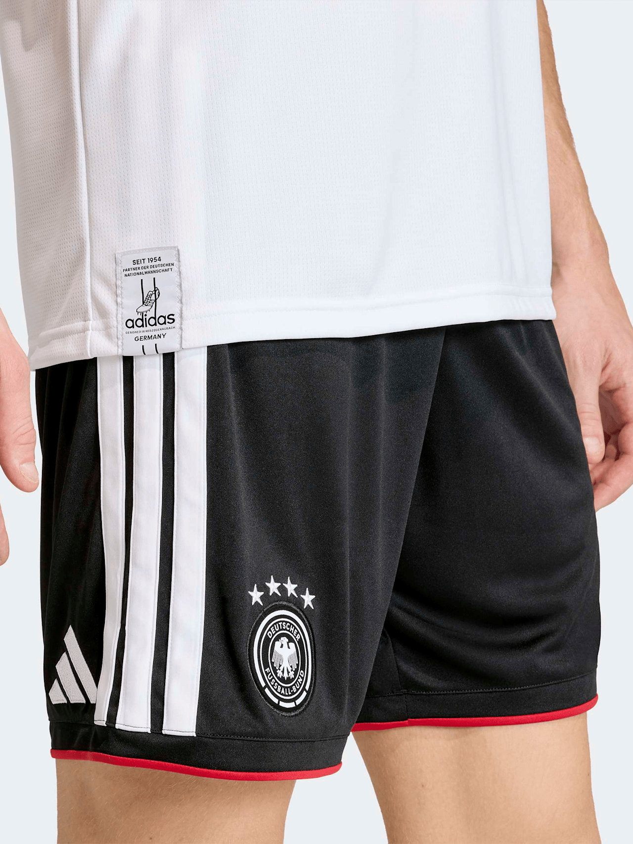 Pantalón corto DFB Local detail 3