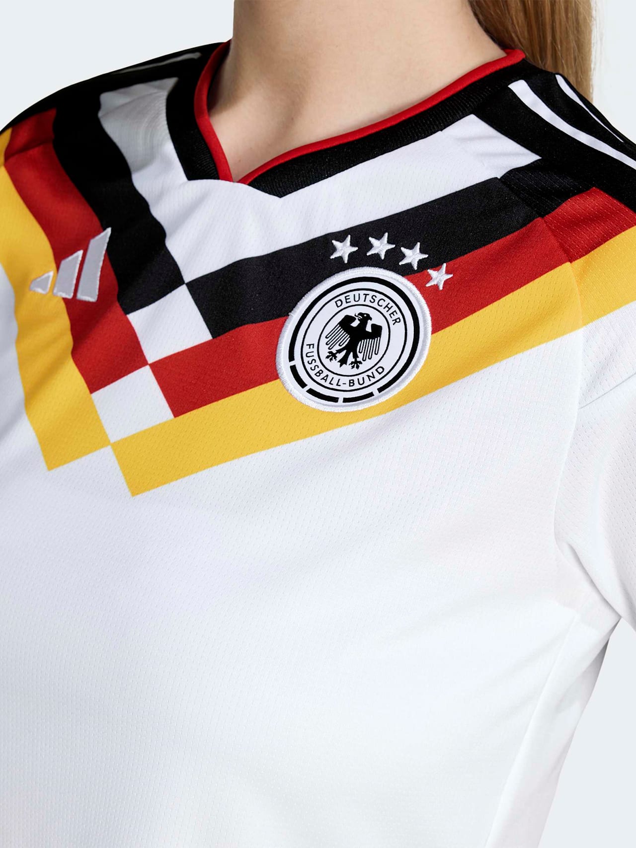 Camiseta corta DFB Local detail 4