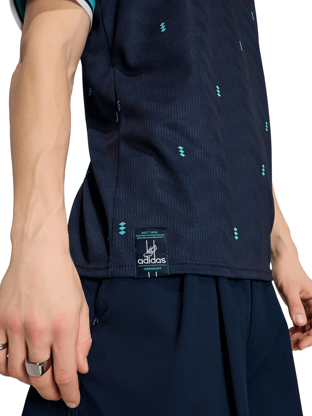 DFB Shirt Away detail 5