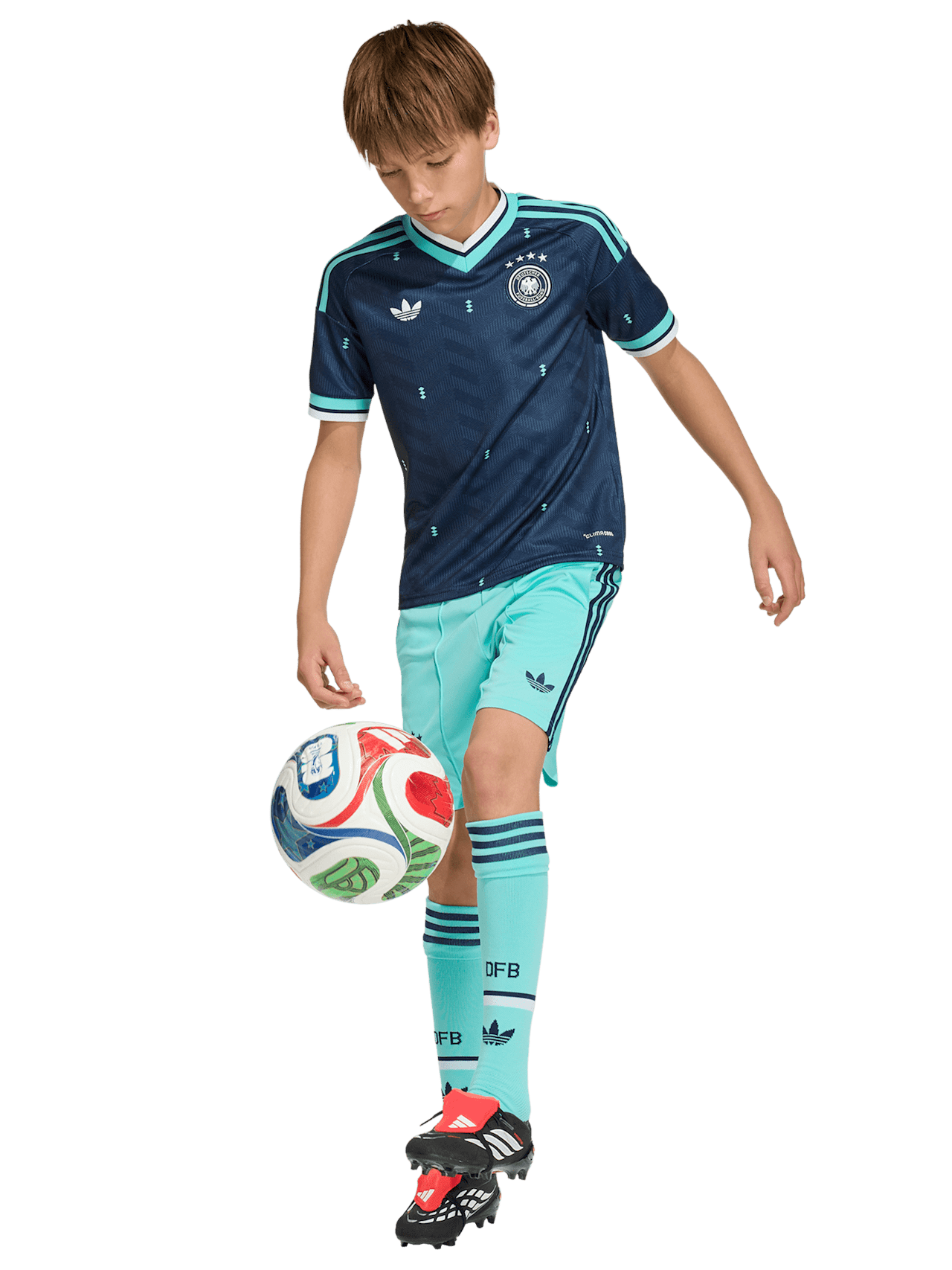 Short DFB Away detail 3