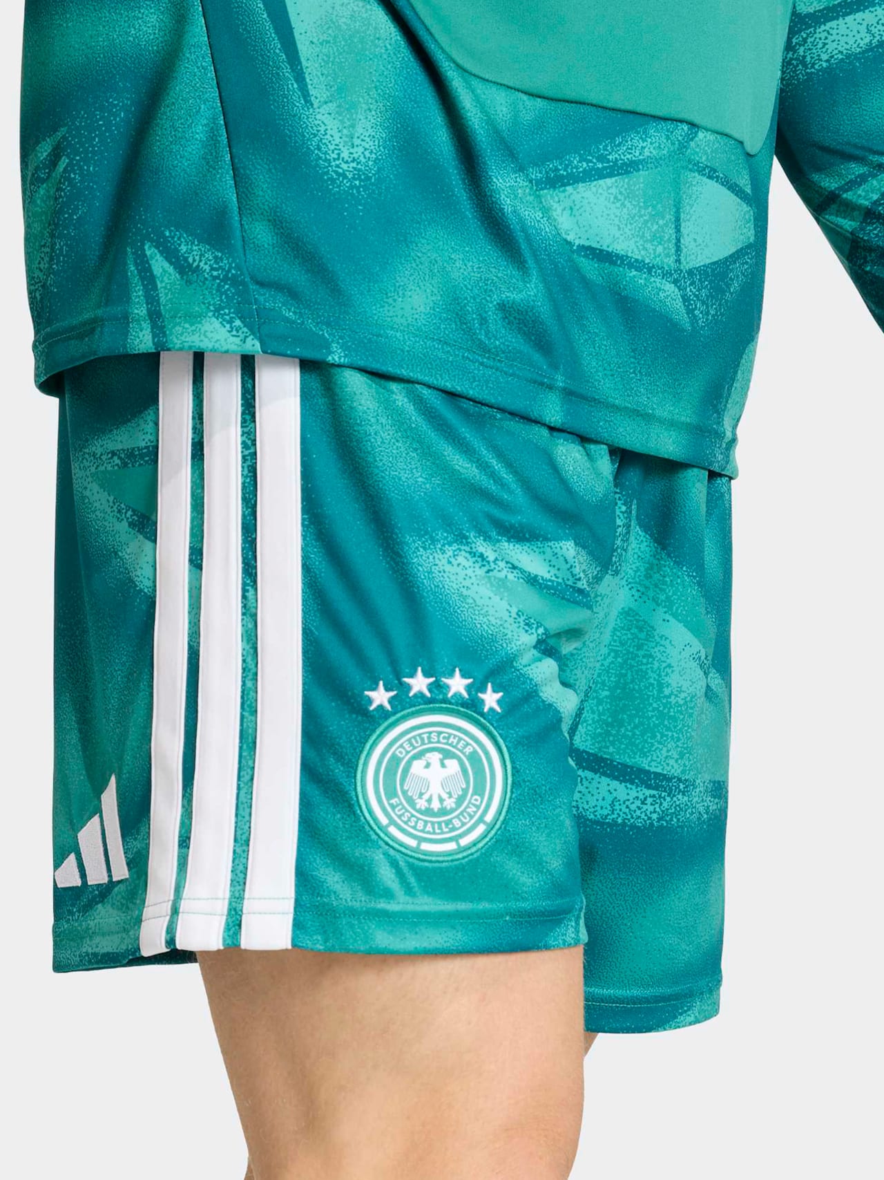 Corto DFB de Portero Local detail 3