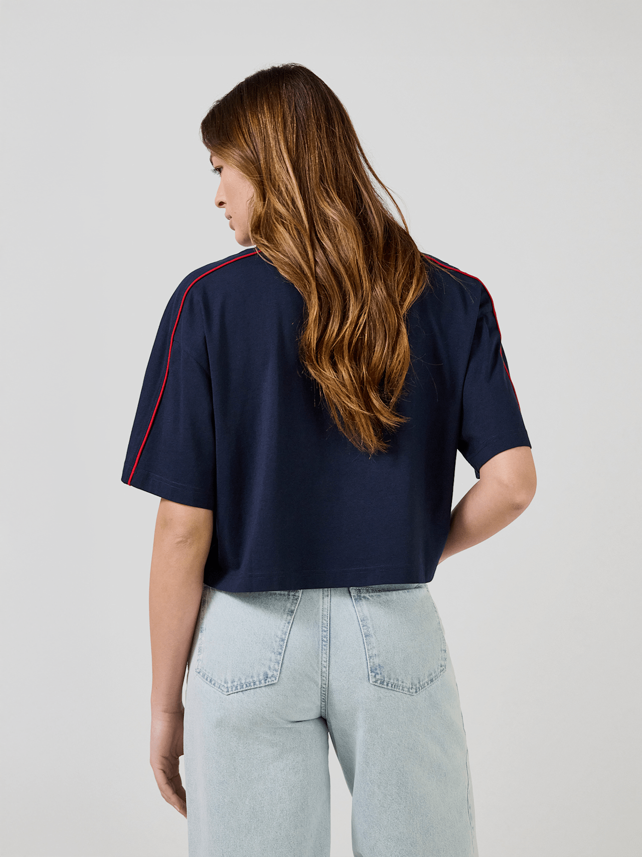 Cropped T-Shirt Essentials detail 2