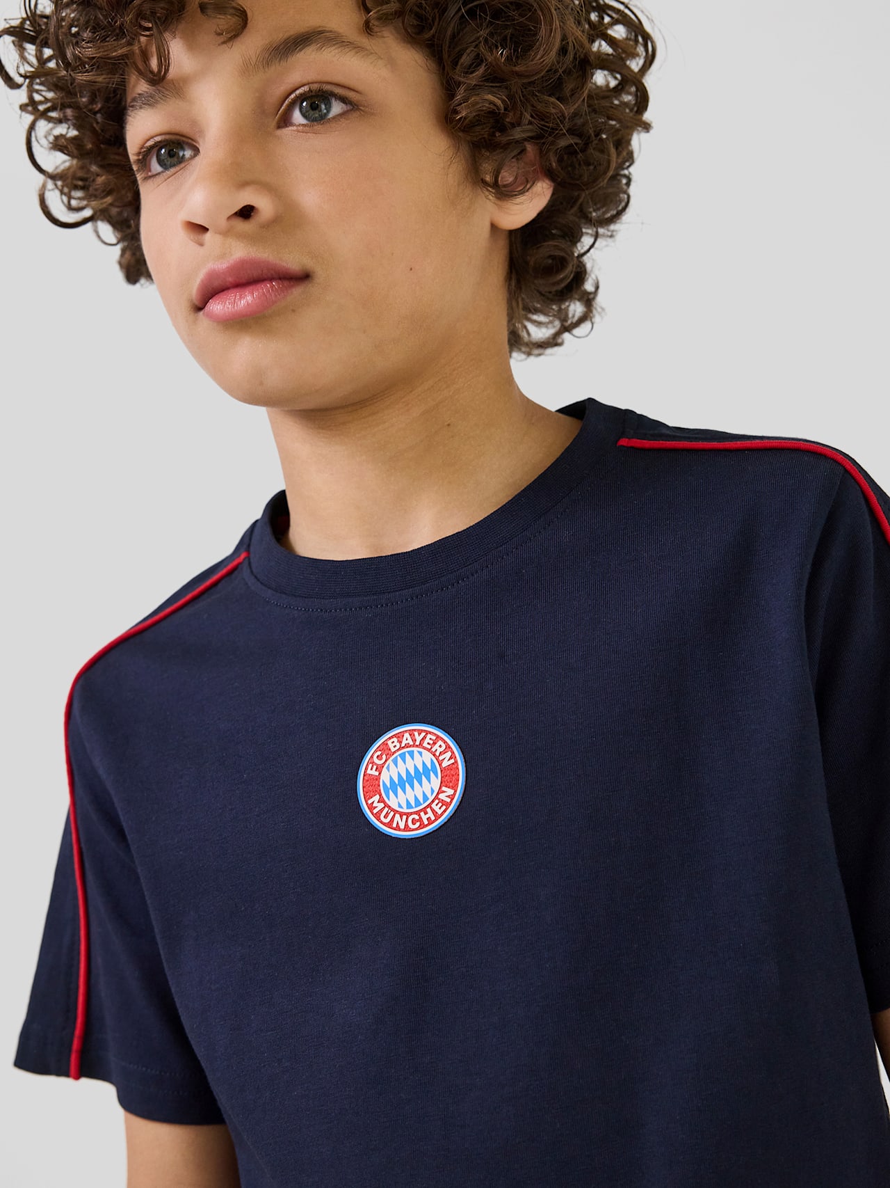 T-Shirt Essentials detail 3