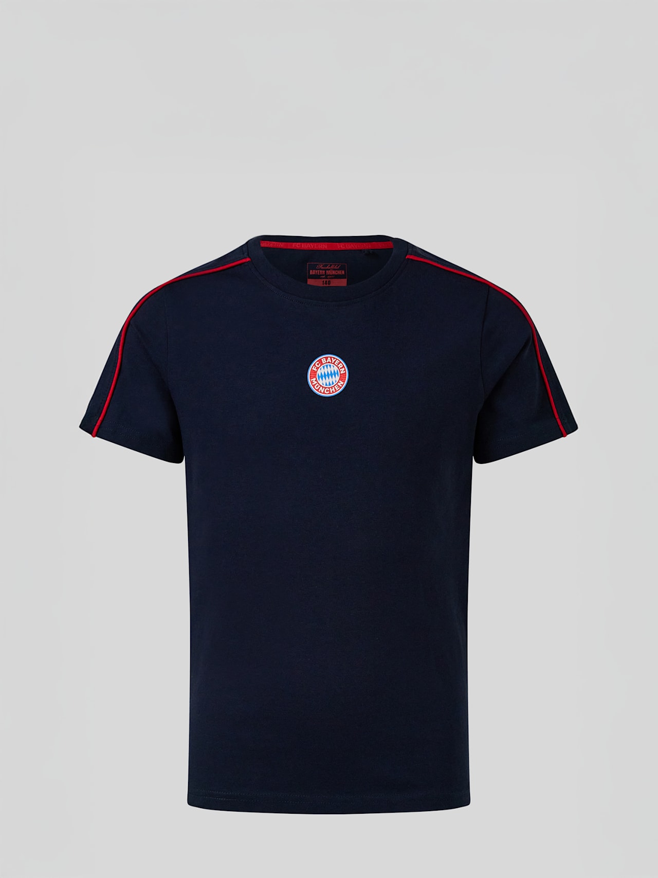 T-Shirt Essentials detail 5