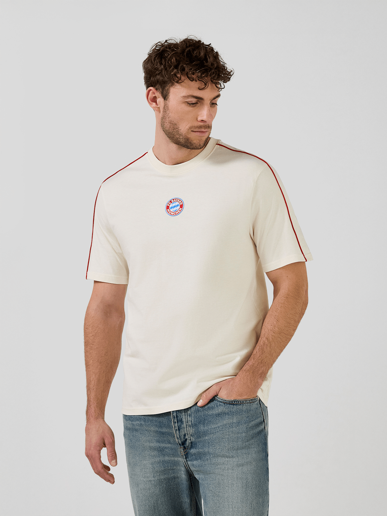 T-Shirt Essentials detail 1