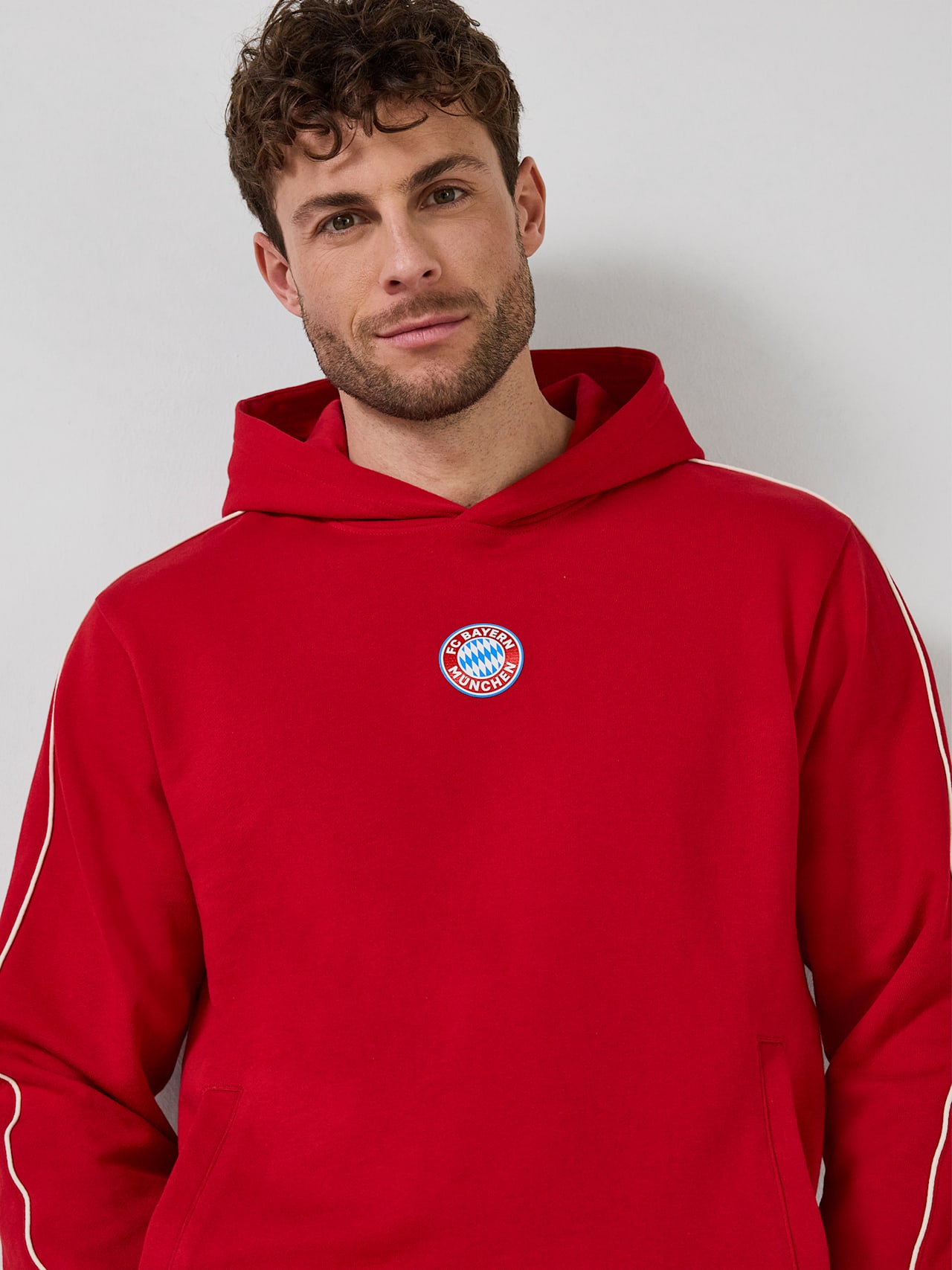 Hoodie Essentials detail 3