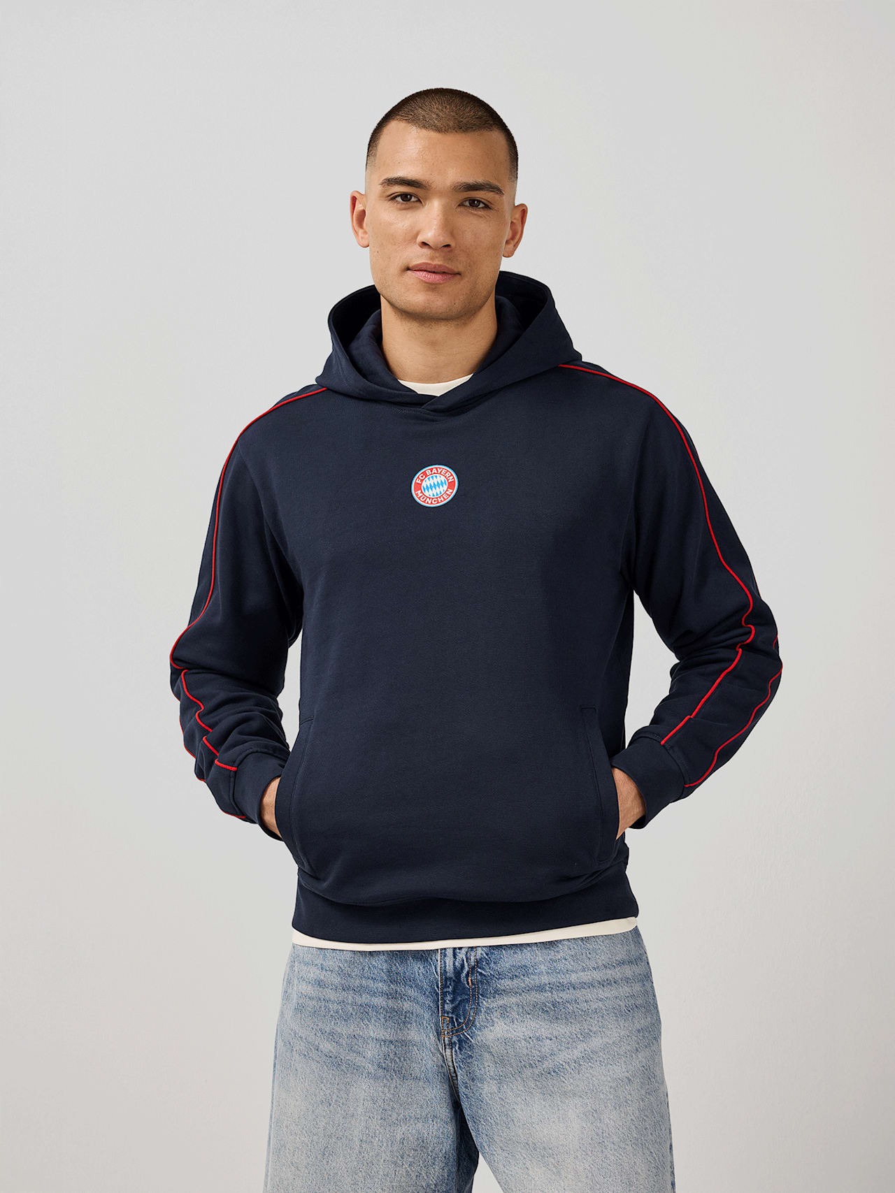Hoodie Essentials detail 1