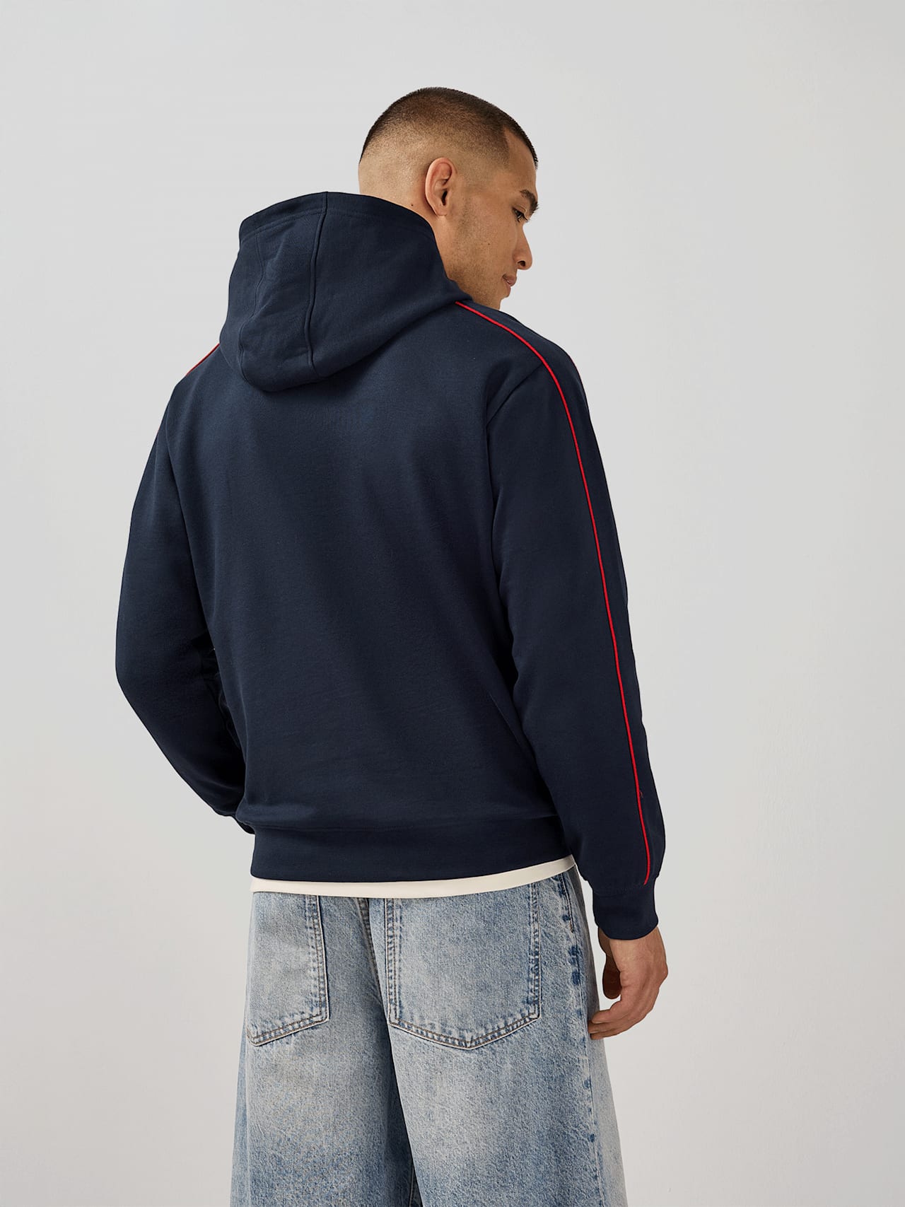 Hoodie Essentials detail 2
