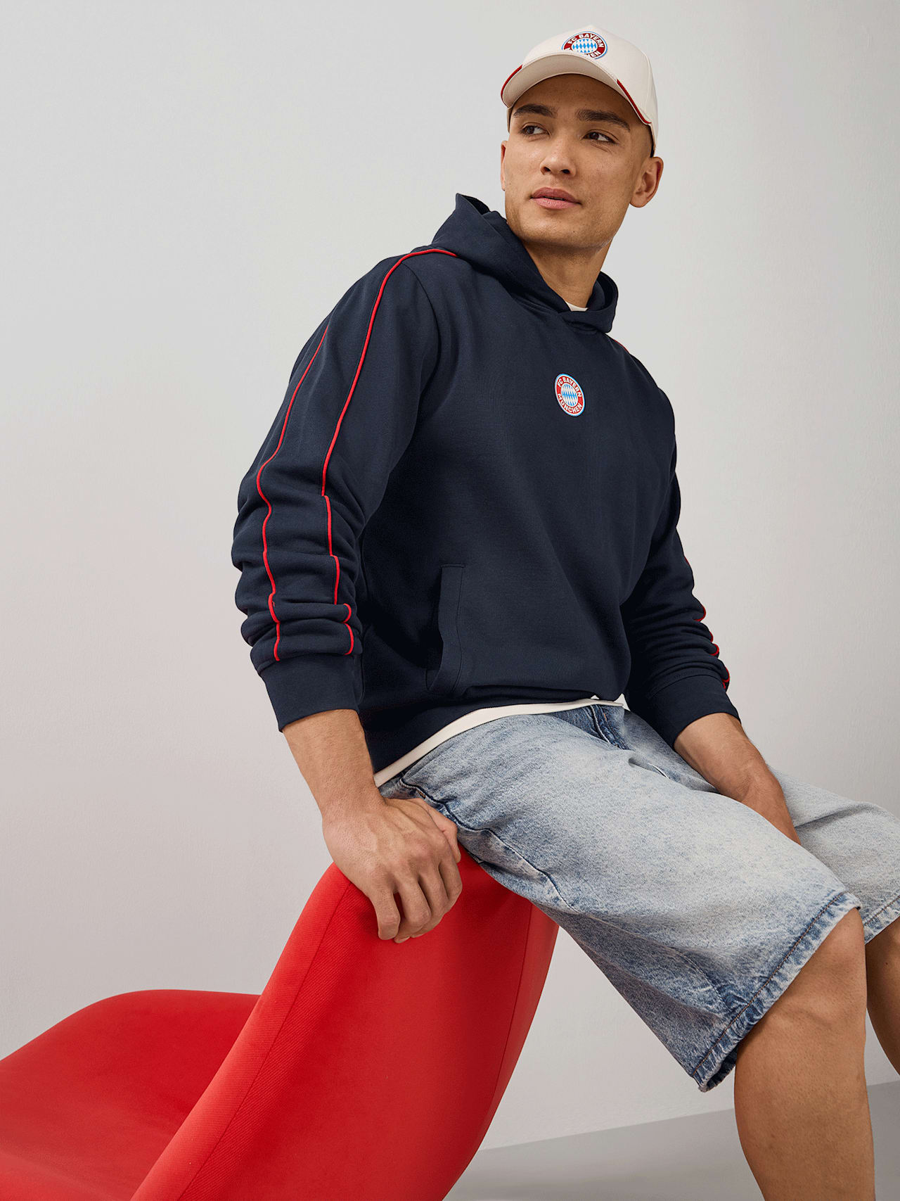 Hoodie Essentials detail 5