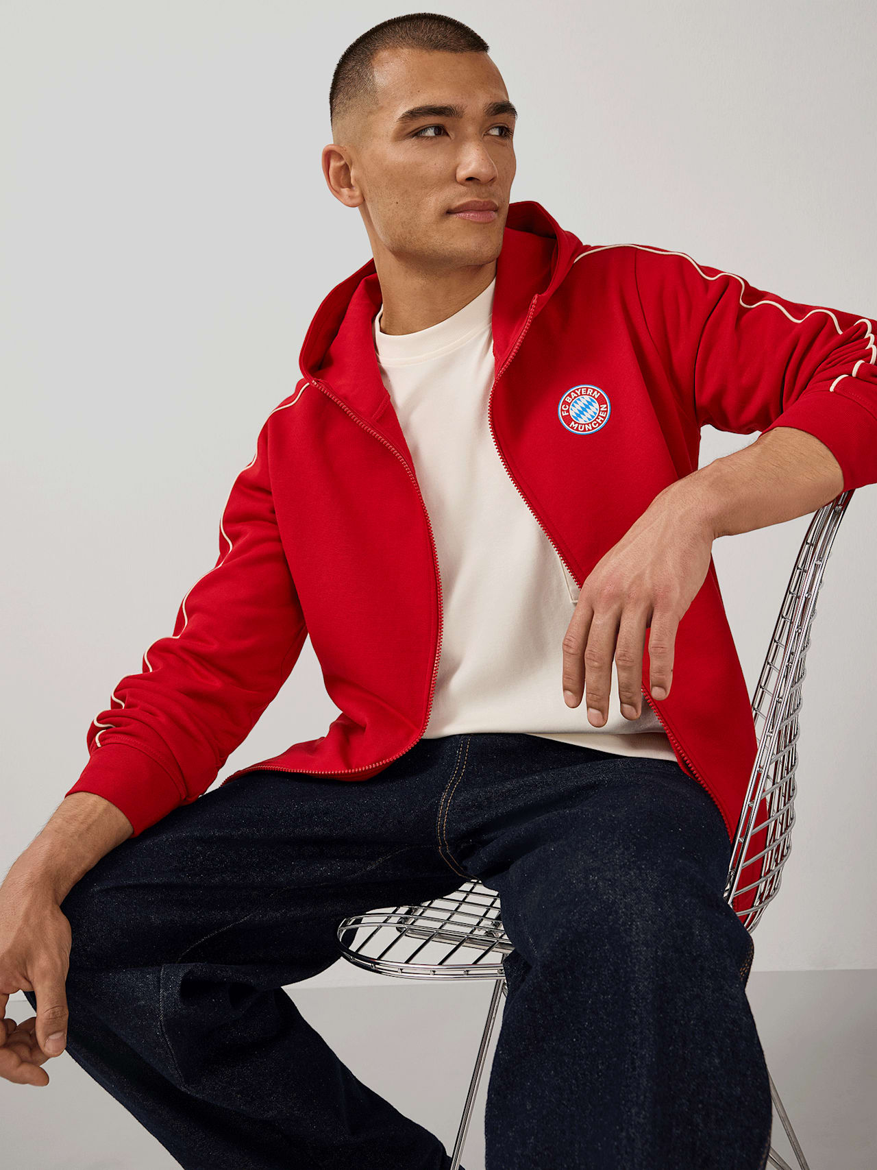 Sudadera con capucha y cremallera Essentials detail 5
