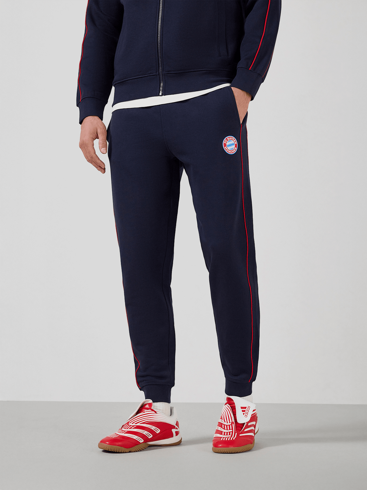 Sweatpant Essentials detail 1