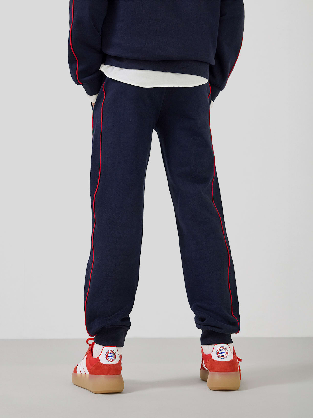 Sweatpant Essentials detail 2