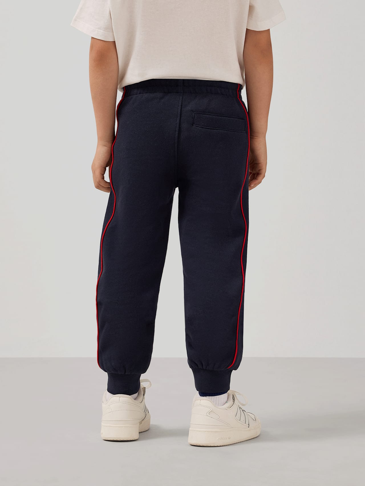 Pantaloni della tuta Essentials detail 2