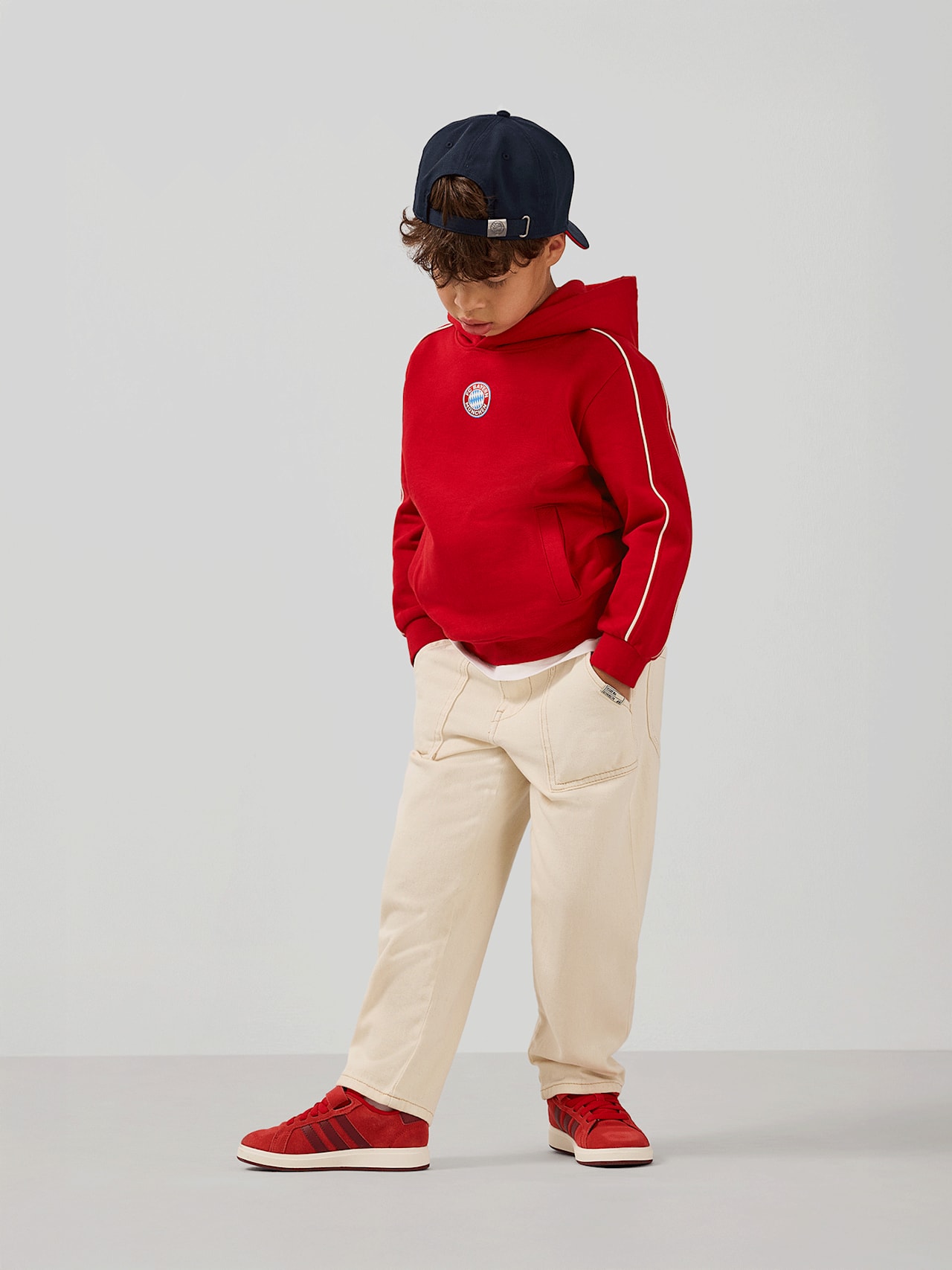 Hoodie Essentials detail 5