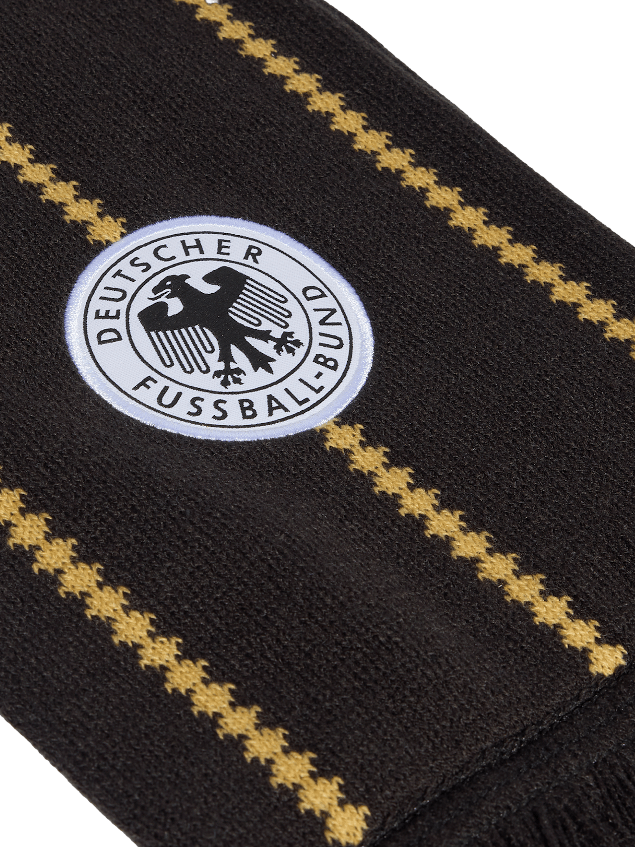 Scarf DFB 3rd detail 2