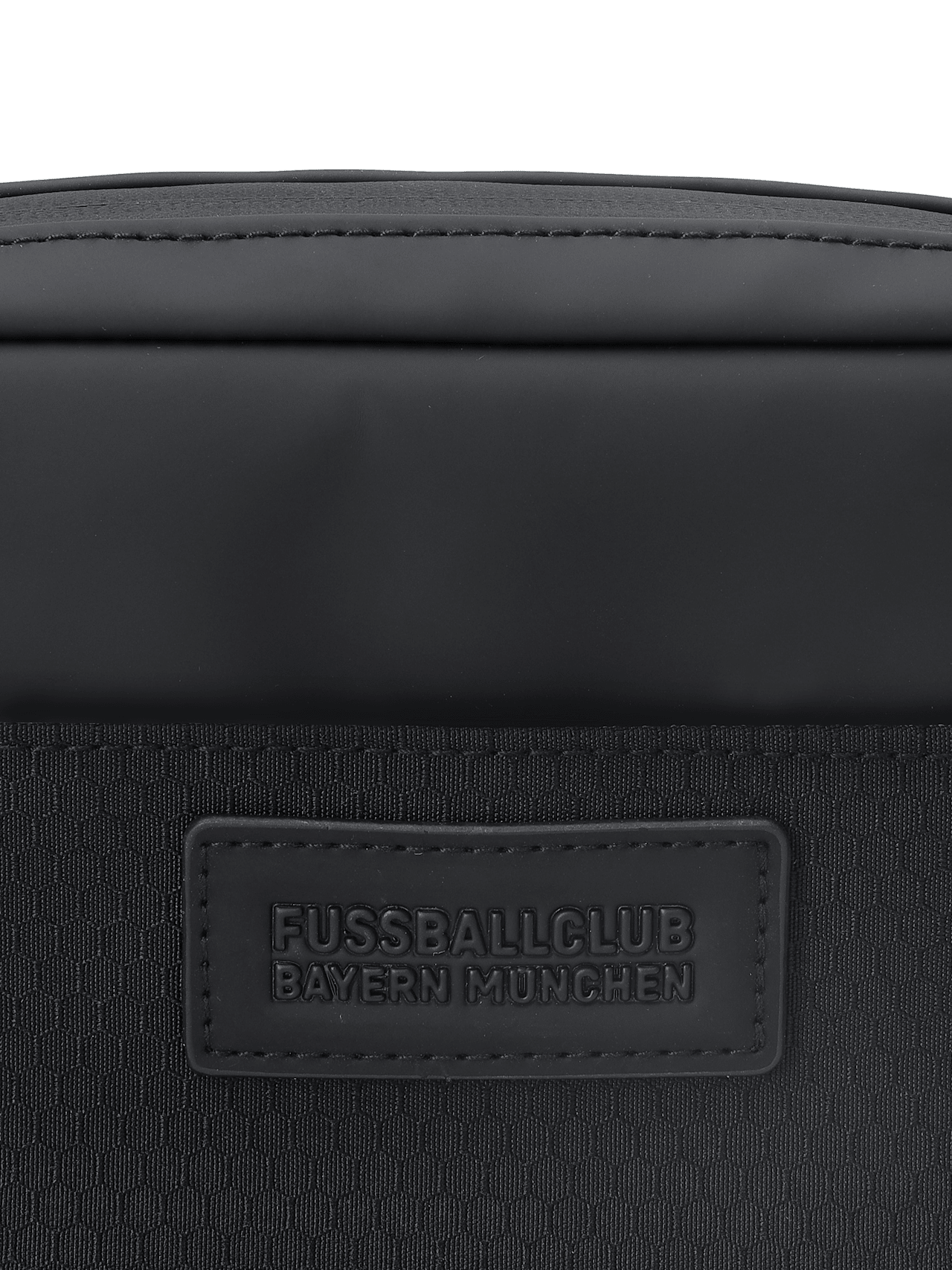 Shoulder bag detail 4