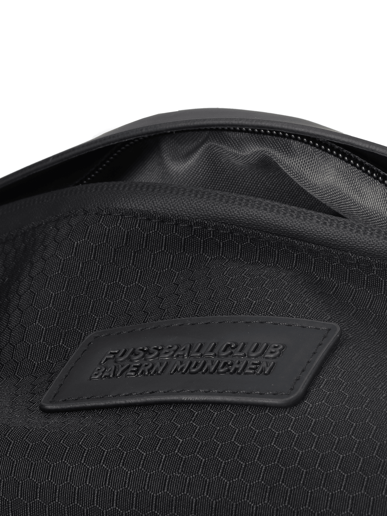 Waist pack detail 5