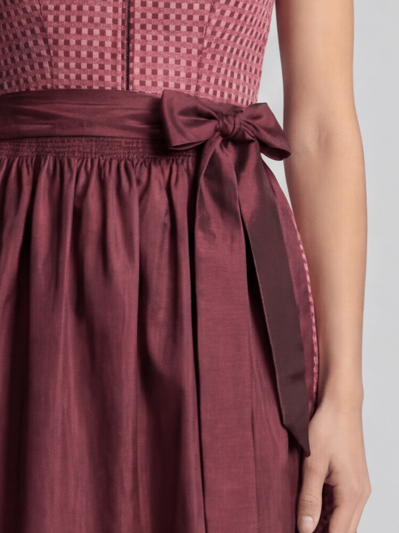 Dirndl detail 3