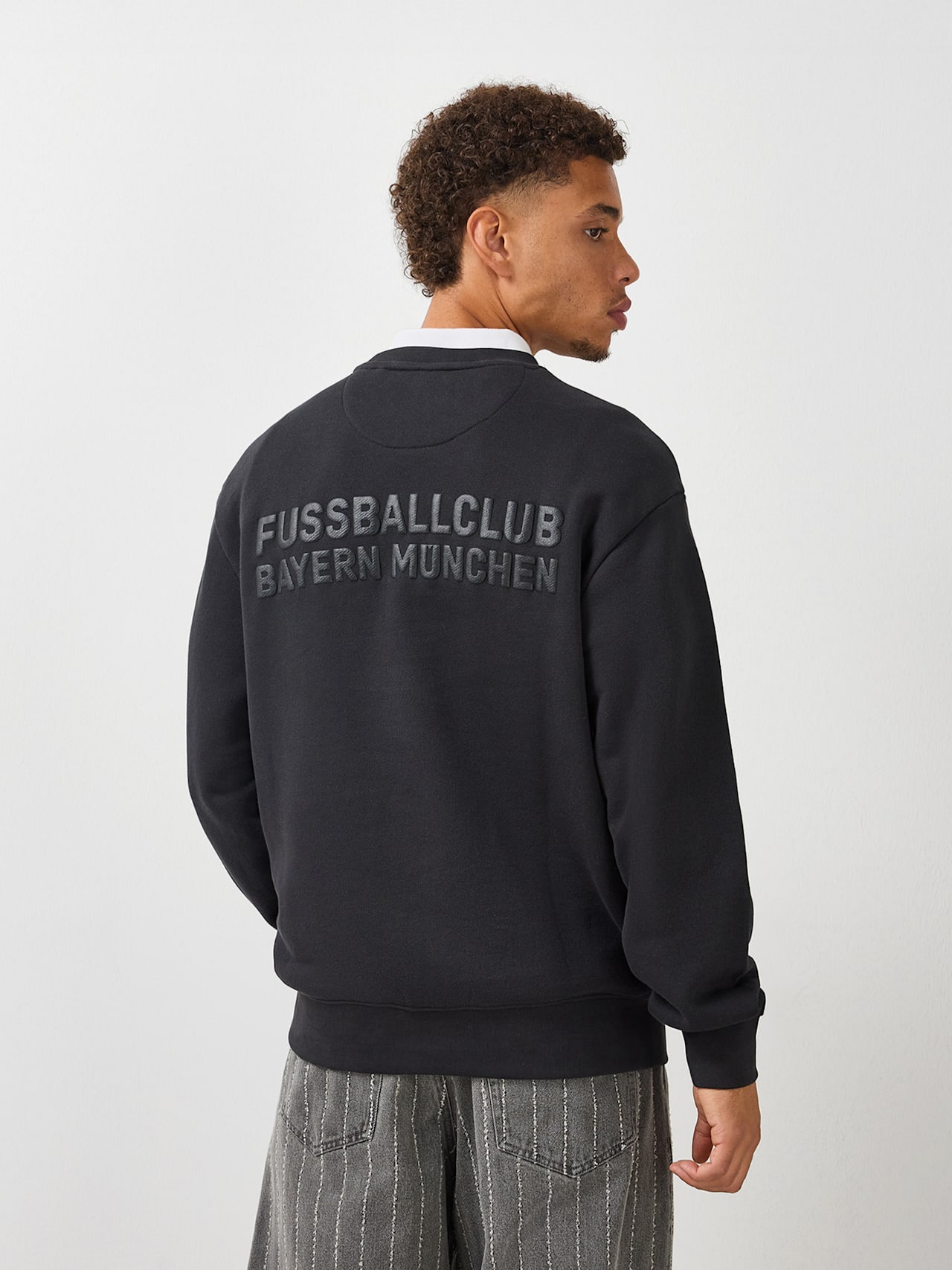 Sweatshirt Premium Essentials detail 2