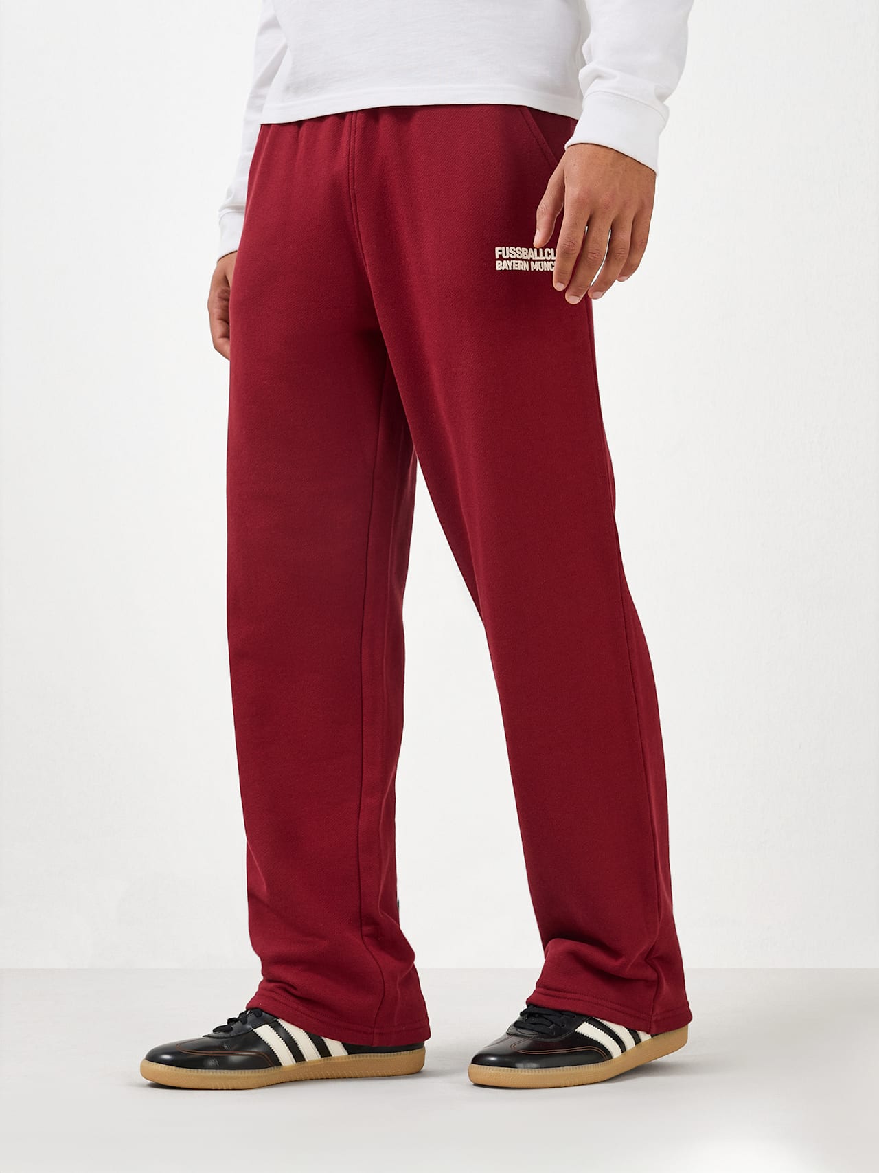 Sweatpant Premium Essentials detail 1