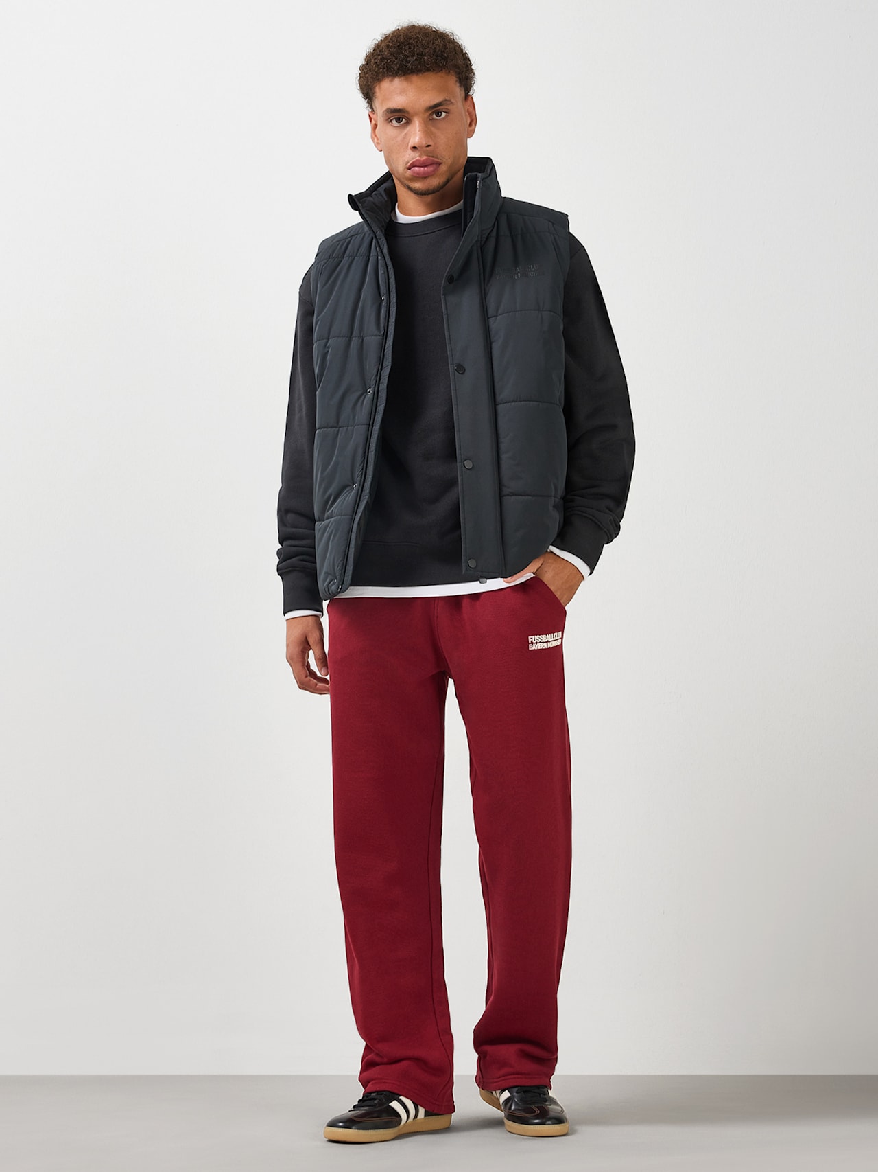 Sweatpant Premium Essentials detail 4