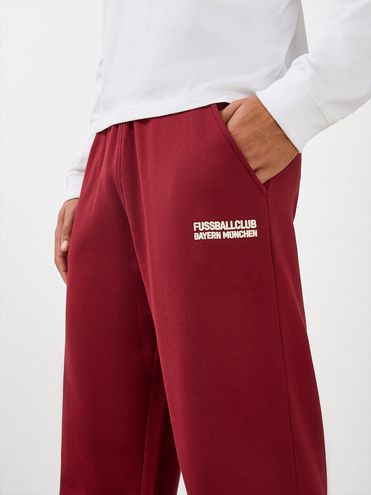 Sweatpant Premium Essentials detail 5