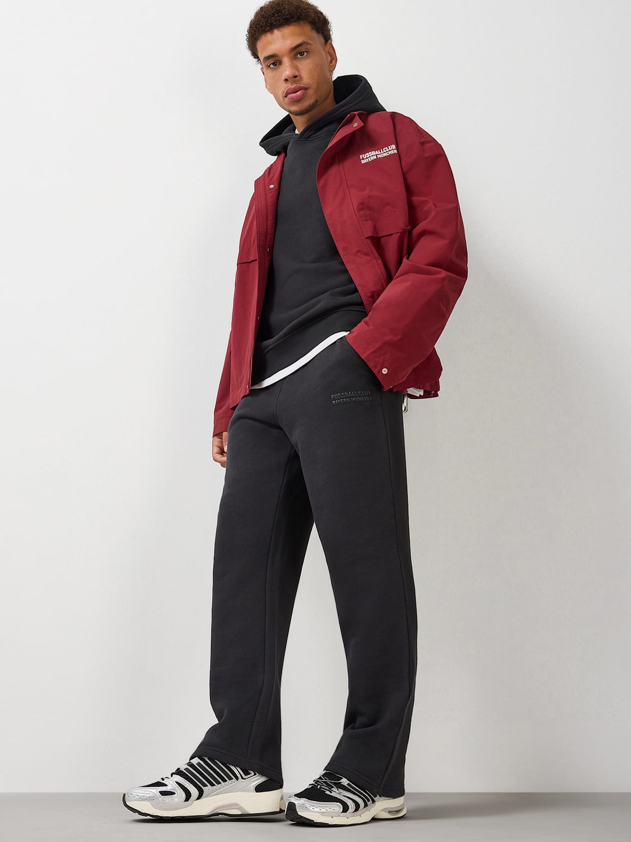 Sweatpant Premium Essentials detail 3