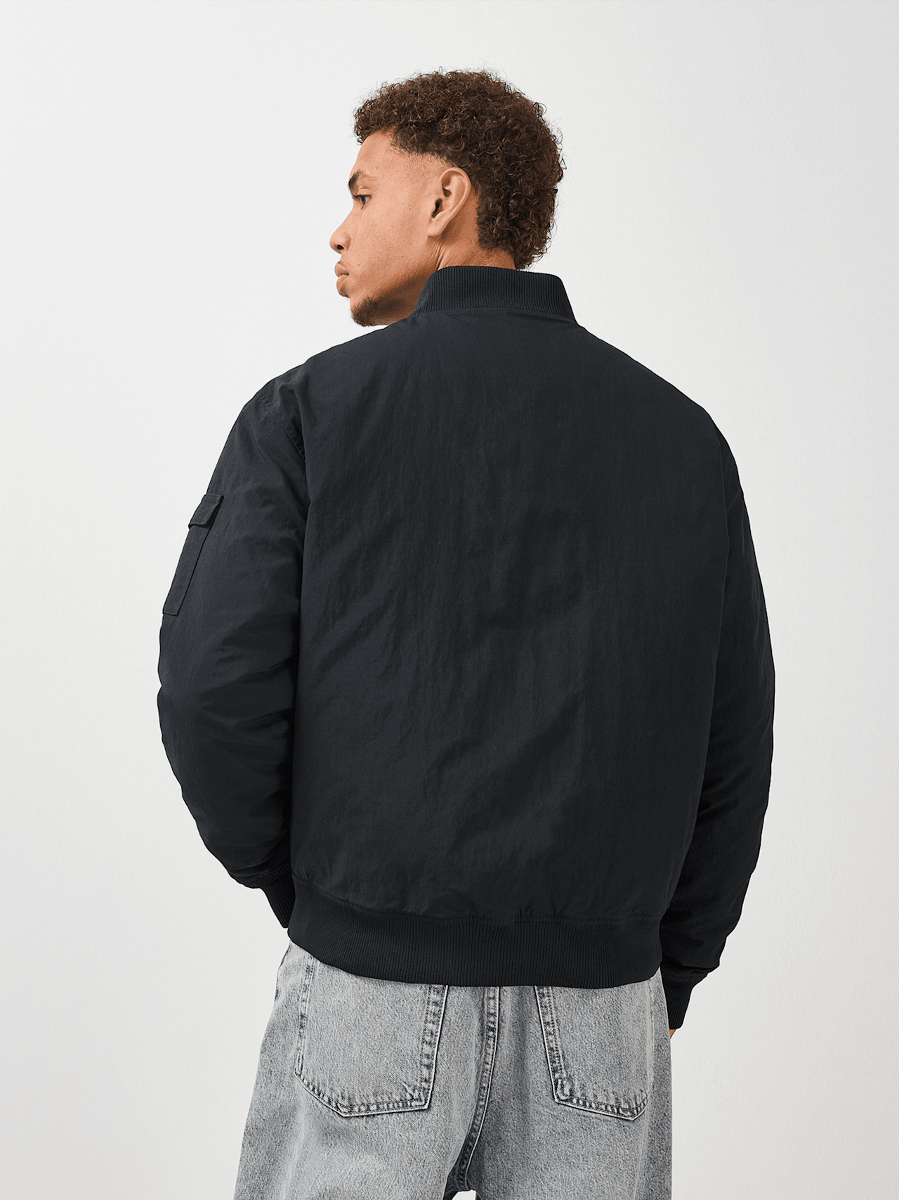 Bomber Jacket Premium Essentials detail 2