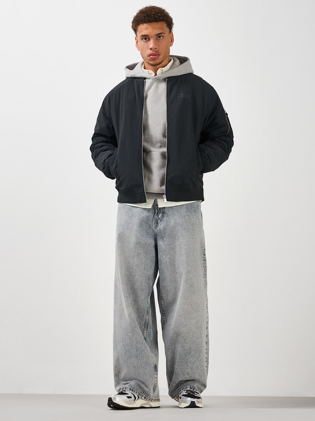 Bomber Jacket Premium Essentials detail 3