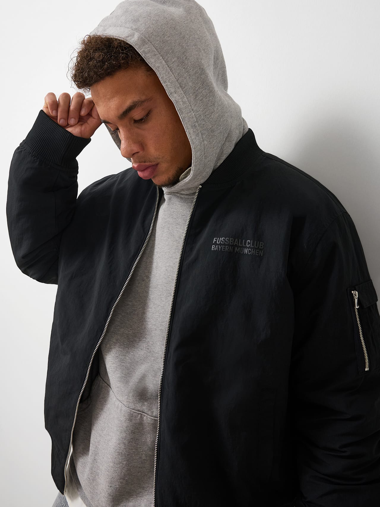 Bomber Jacket Premium Essentials detail 4
