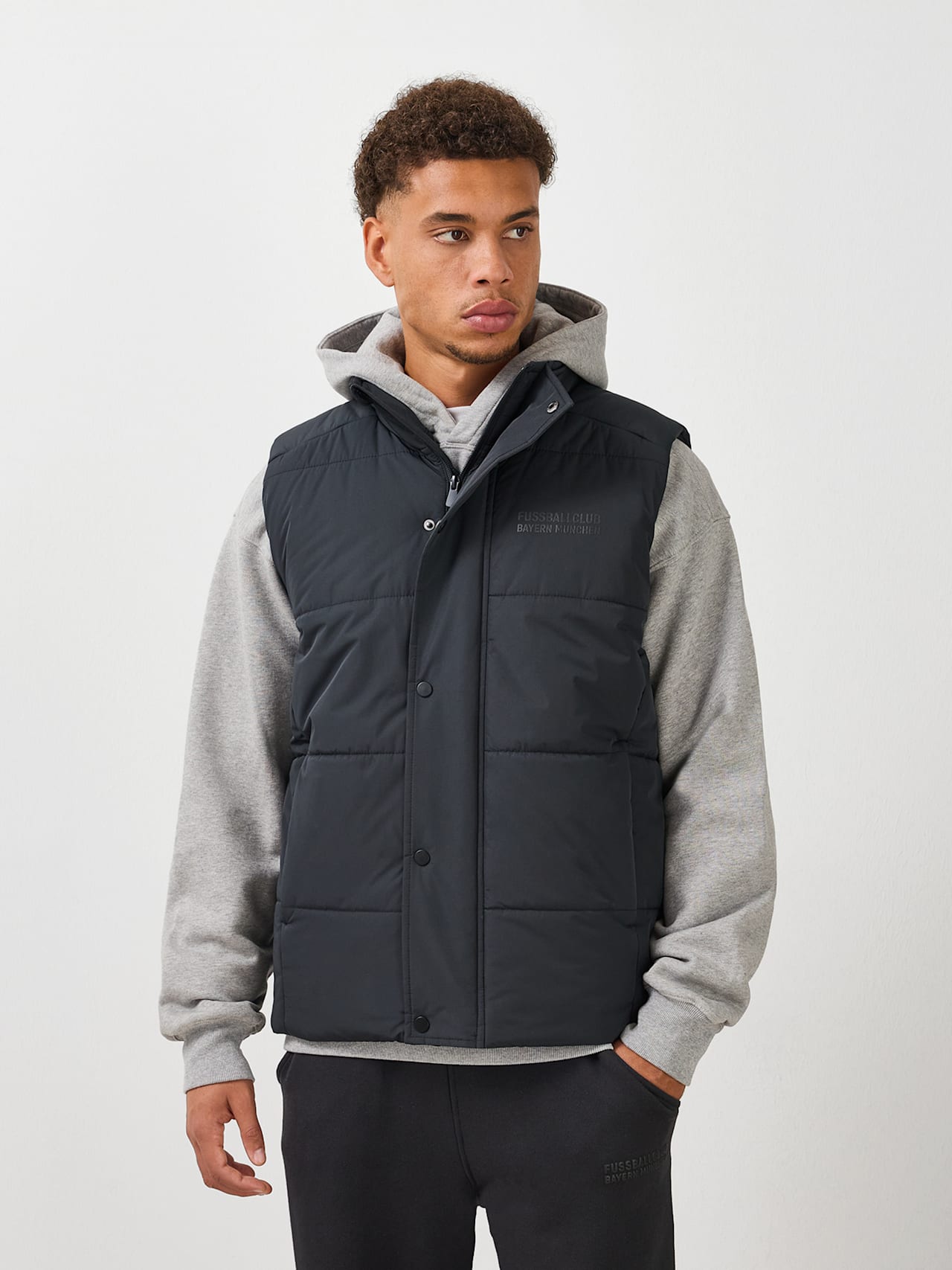 Premium Essentials Quilted Vest detail 1